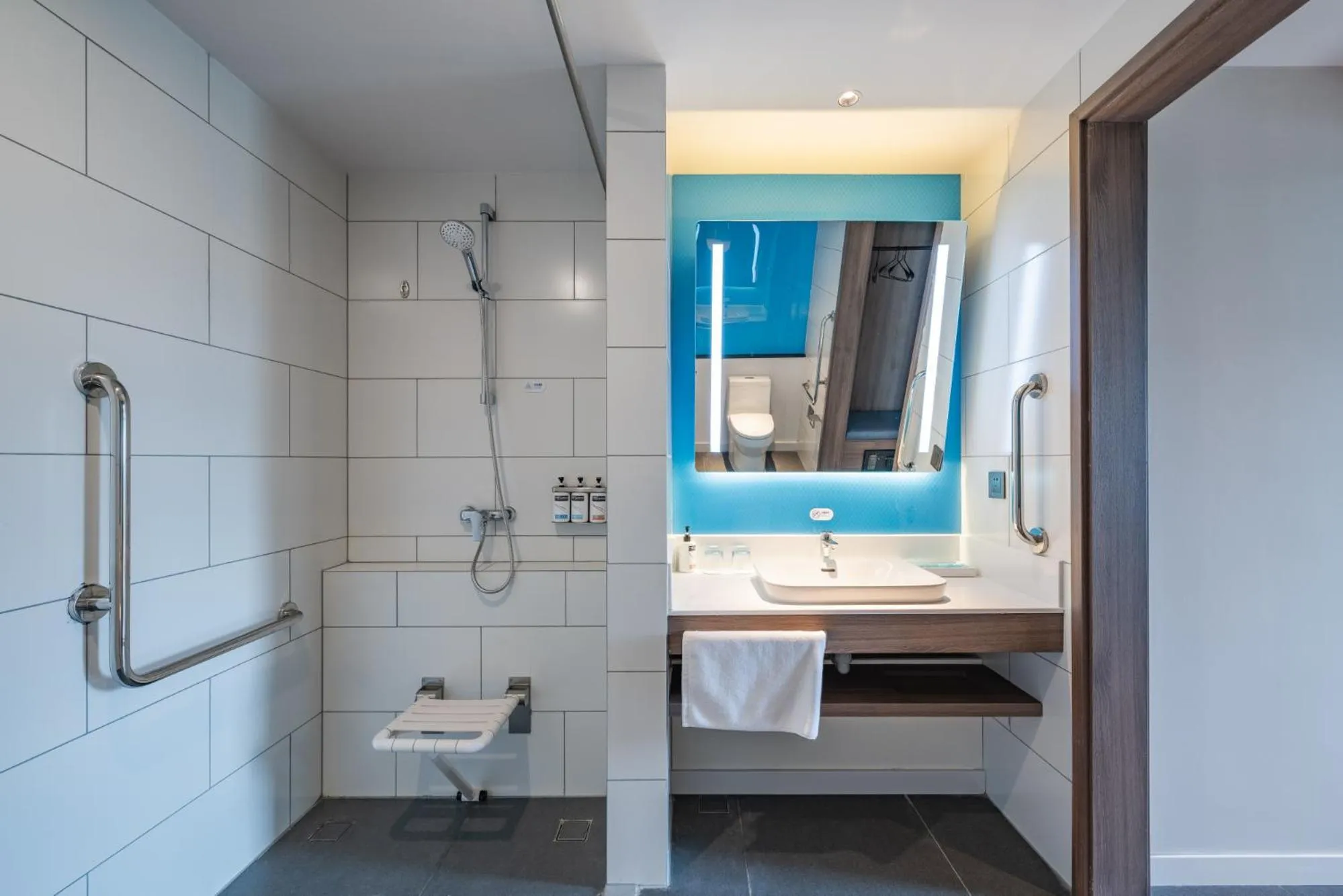 Bathroom in Holiday Inn Express Huludao Seaview by IHG