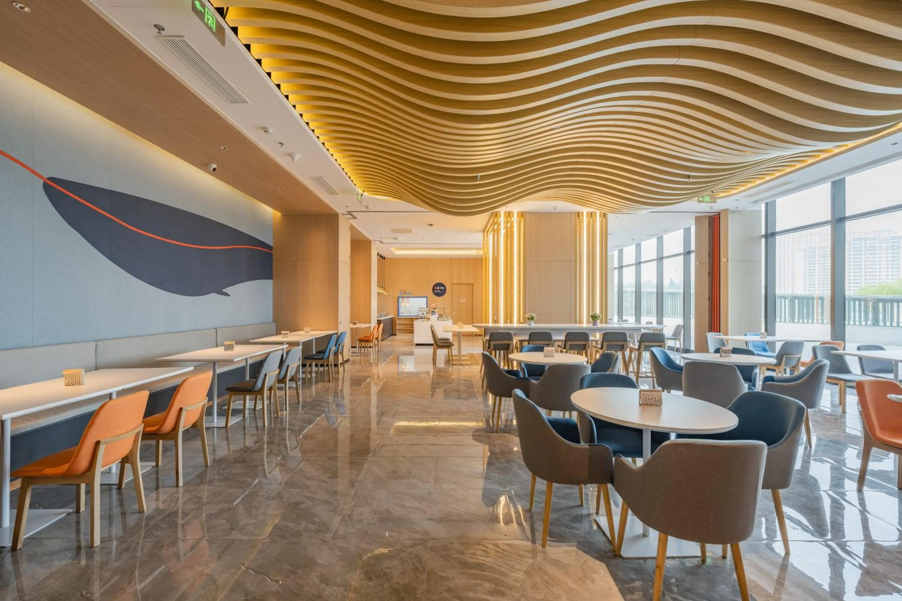 Restaurant/places to eat in Holiday Inn Express Huludao Seaview by IHG