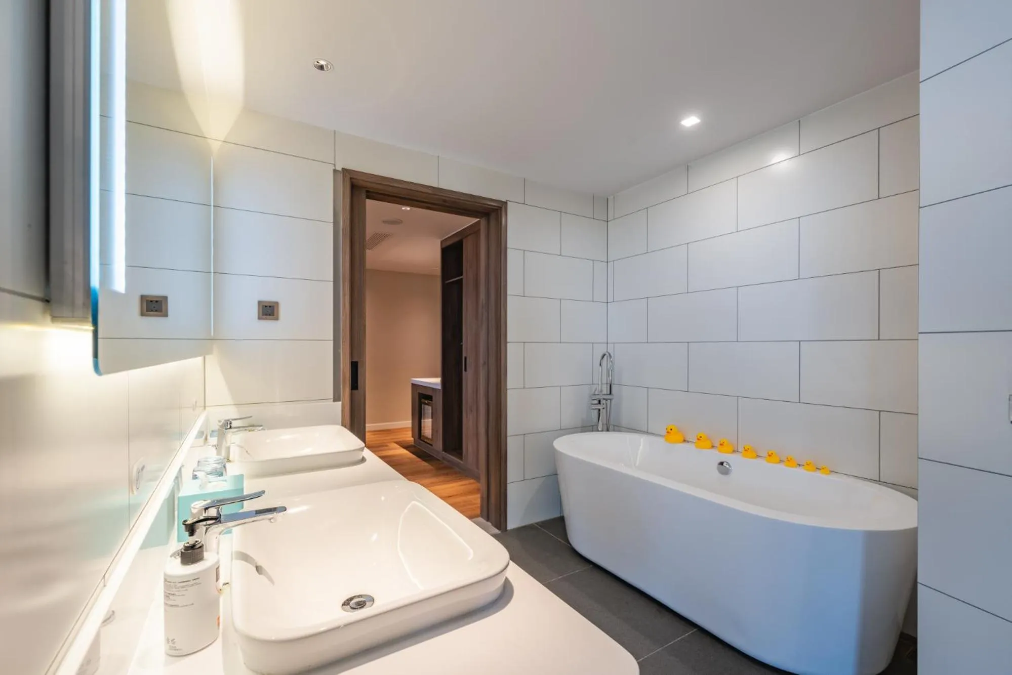 Bathroom in Holiday Inn Express Huludao Seaview by IHG