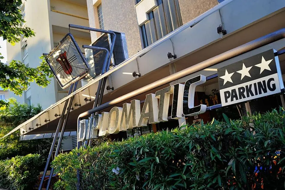 Hotel Diplomatic