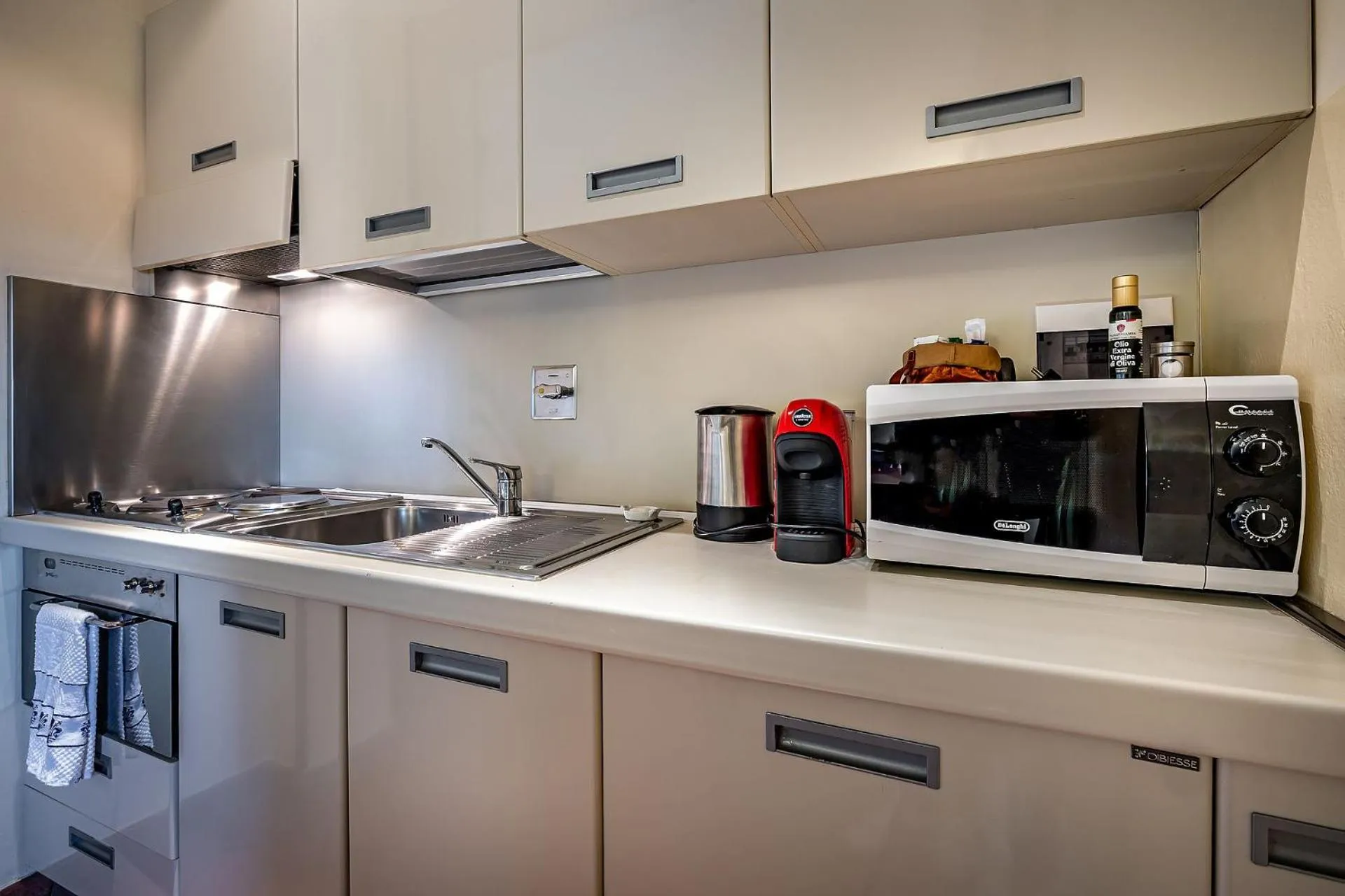 Coffee/tea facilities in Palazzo Gamba Apartments al Duomo