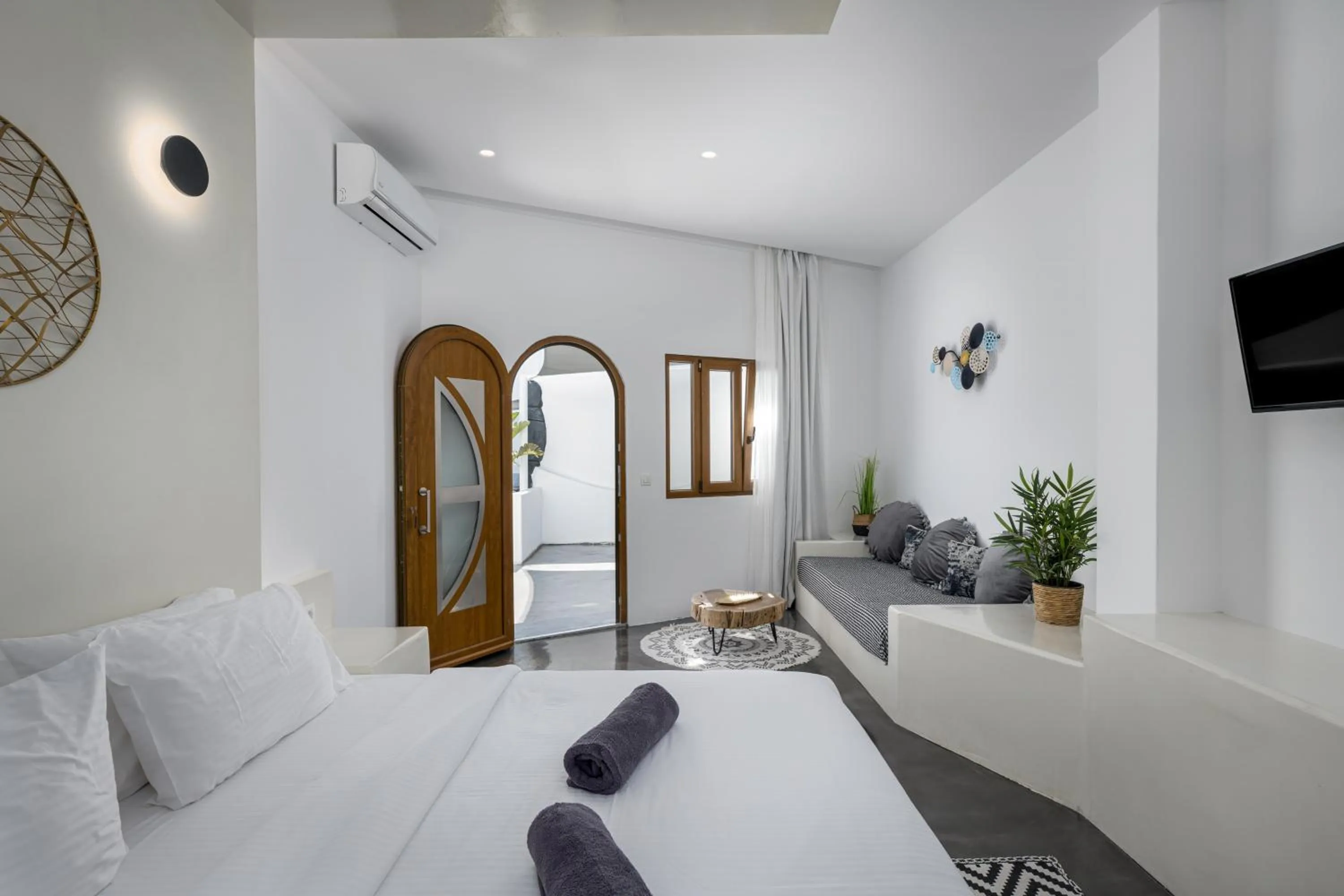 Bed in Leon Luxury Suites