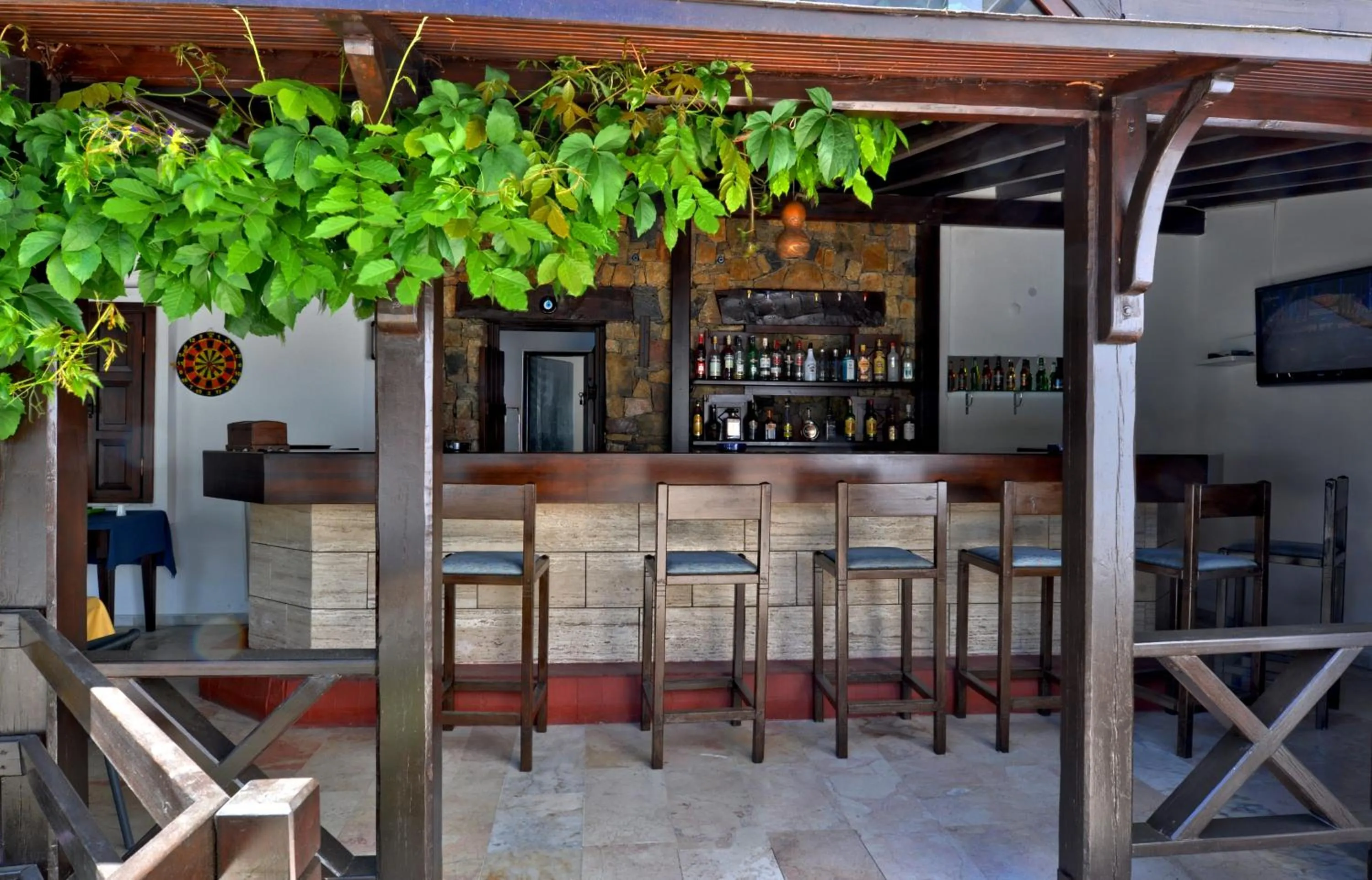 Restaurant/places to eat in Hotel Atrium