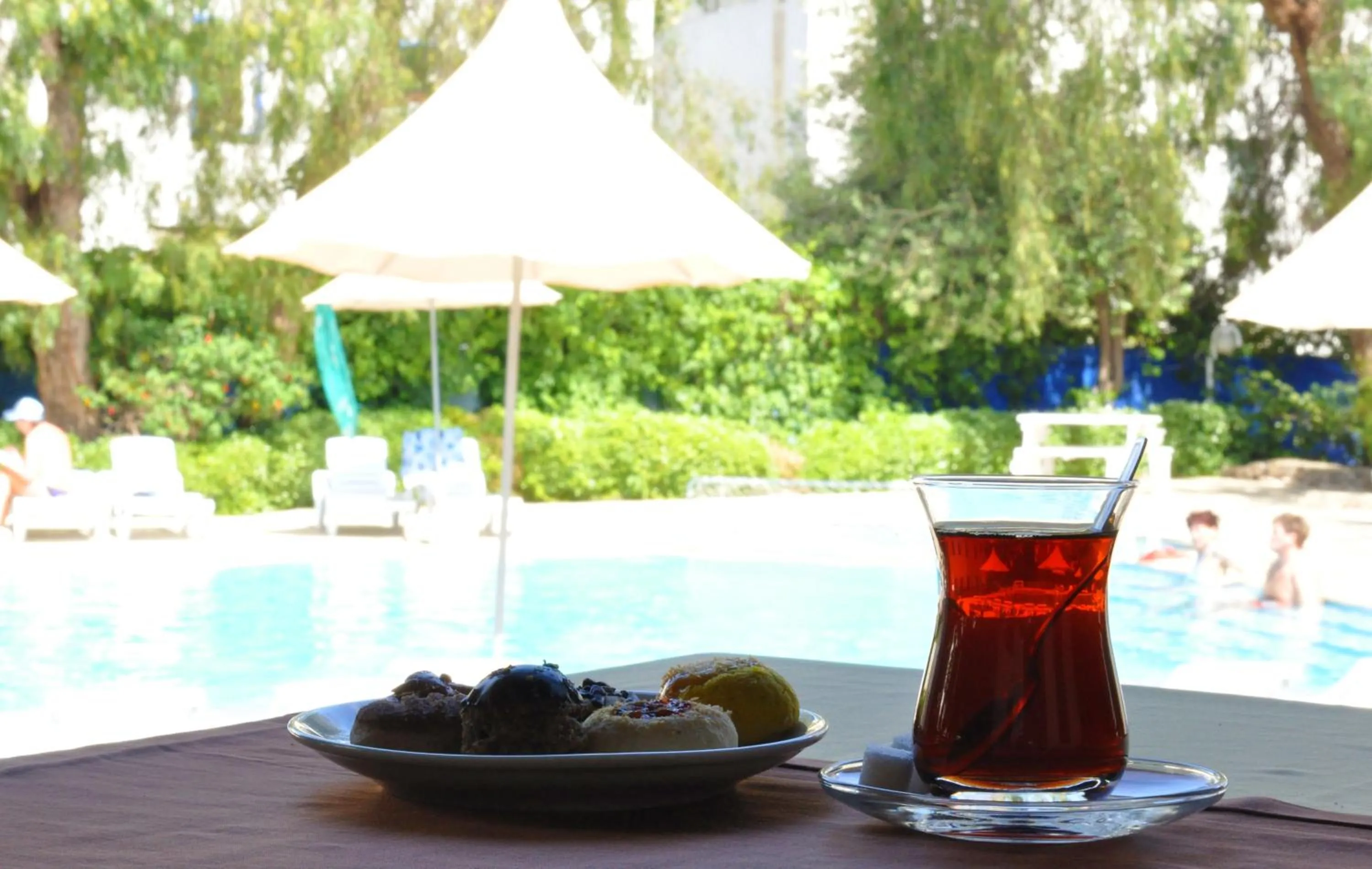 Restaurant/places to eat in Hotel Atrium