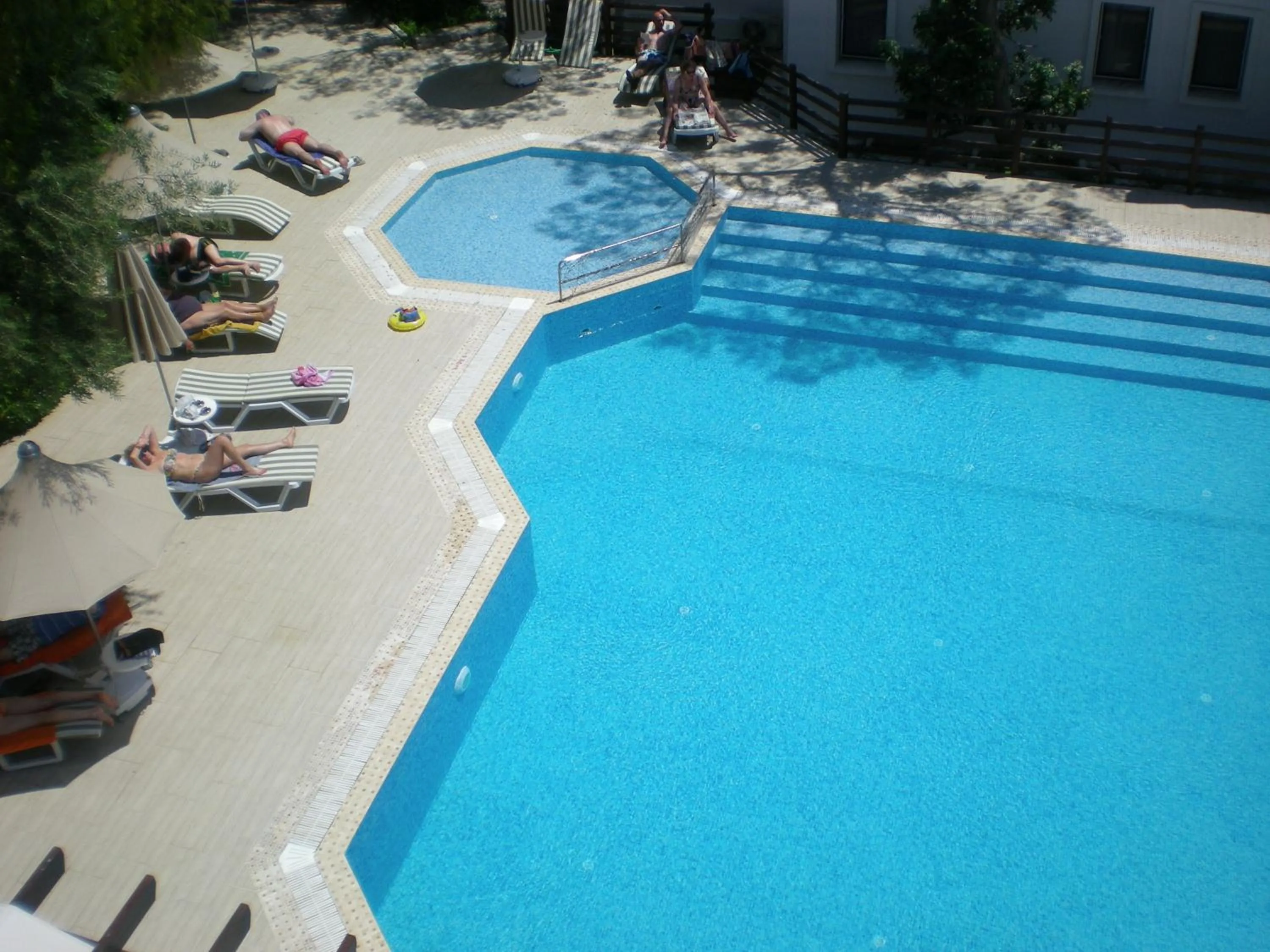 Swimming pool in Hotel Atrium