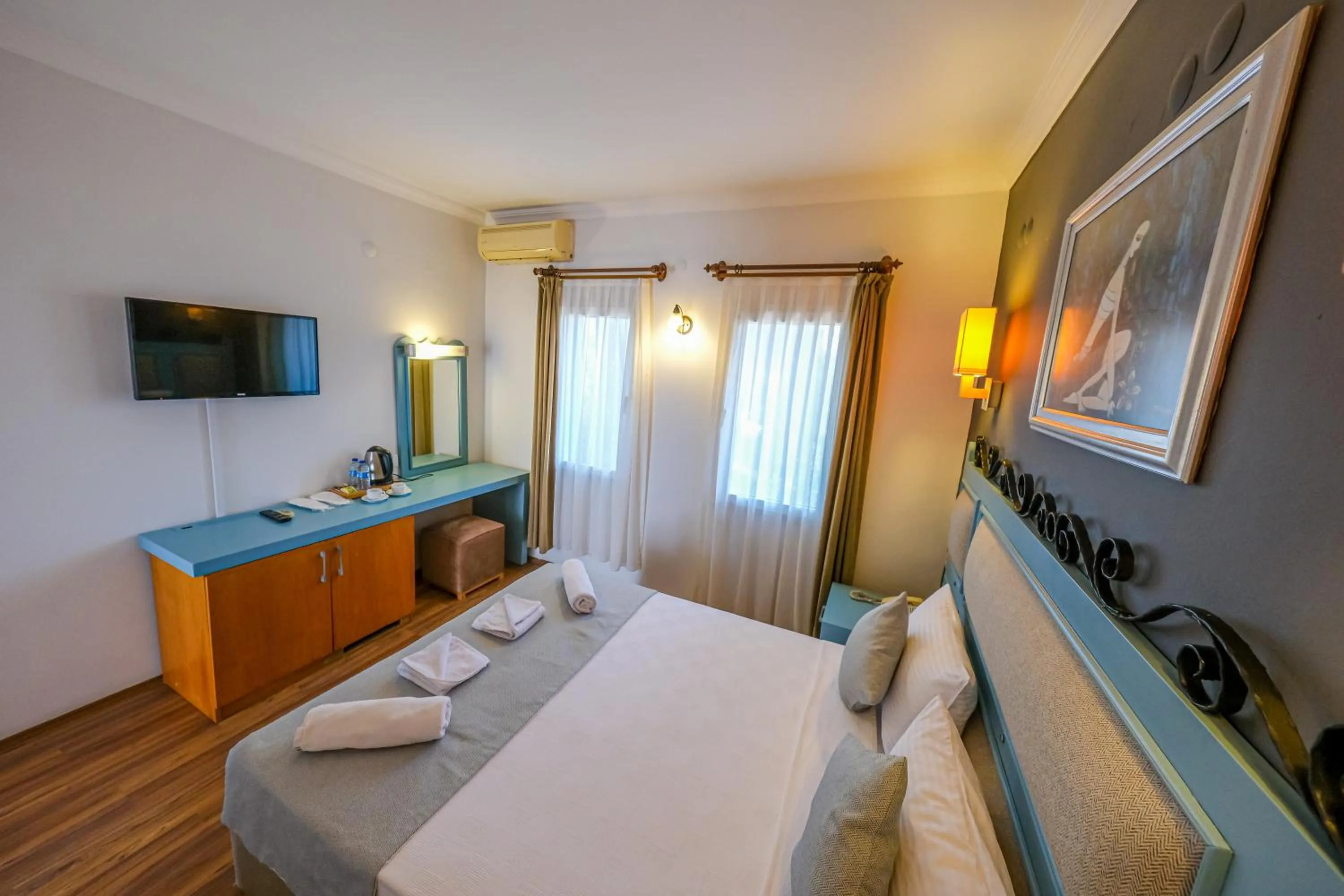 Bedroom, Bed in Hotel Atrium