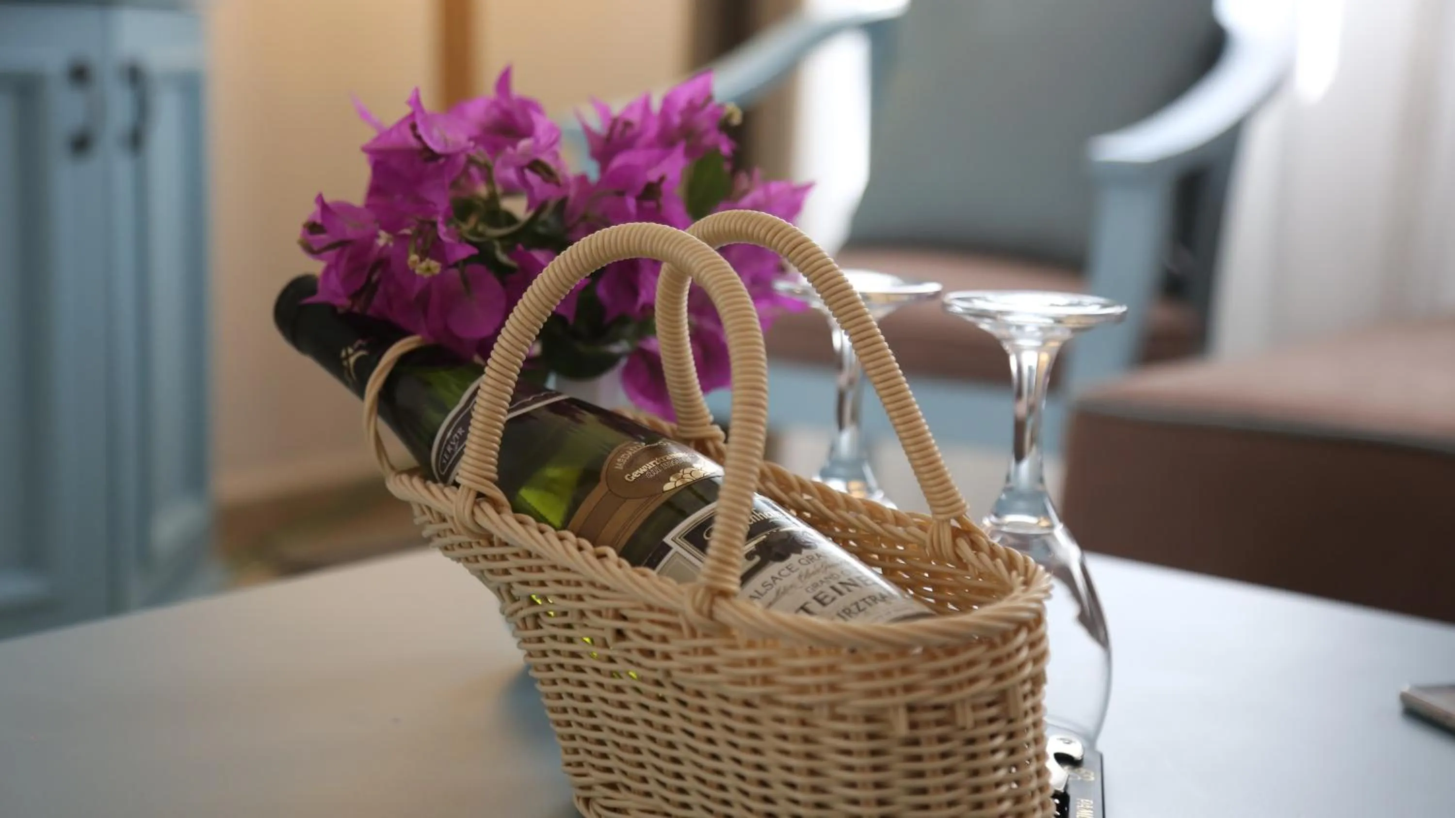 Alcoholic drinks in Hotel Atrium