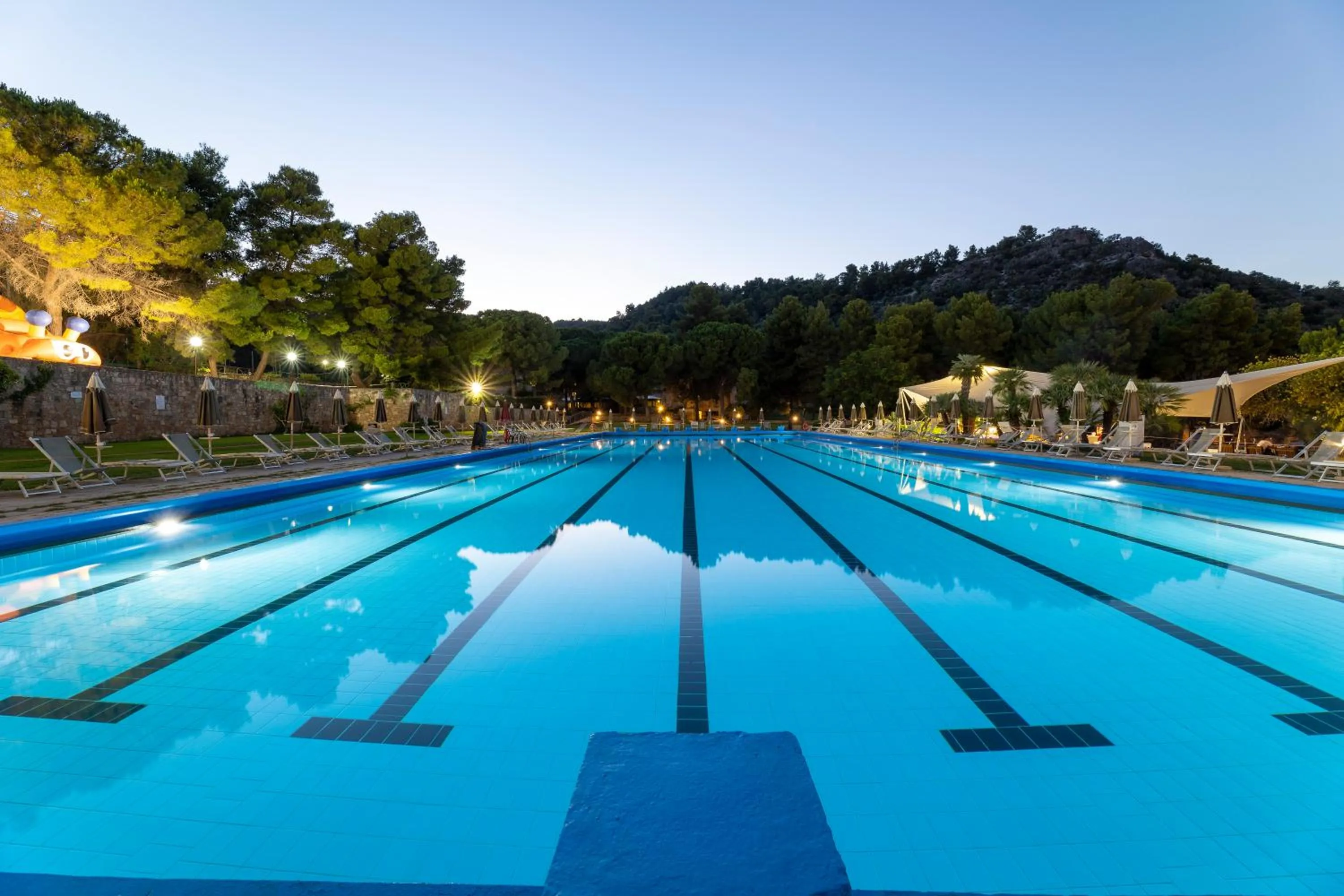Swimming pool in Pugnochiuso Resort Hotel del Faro
