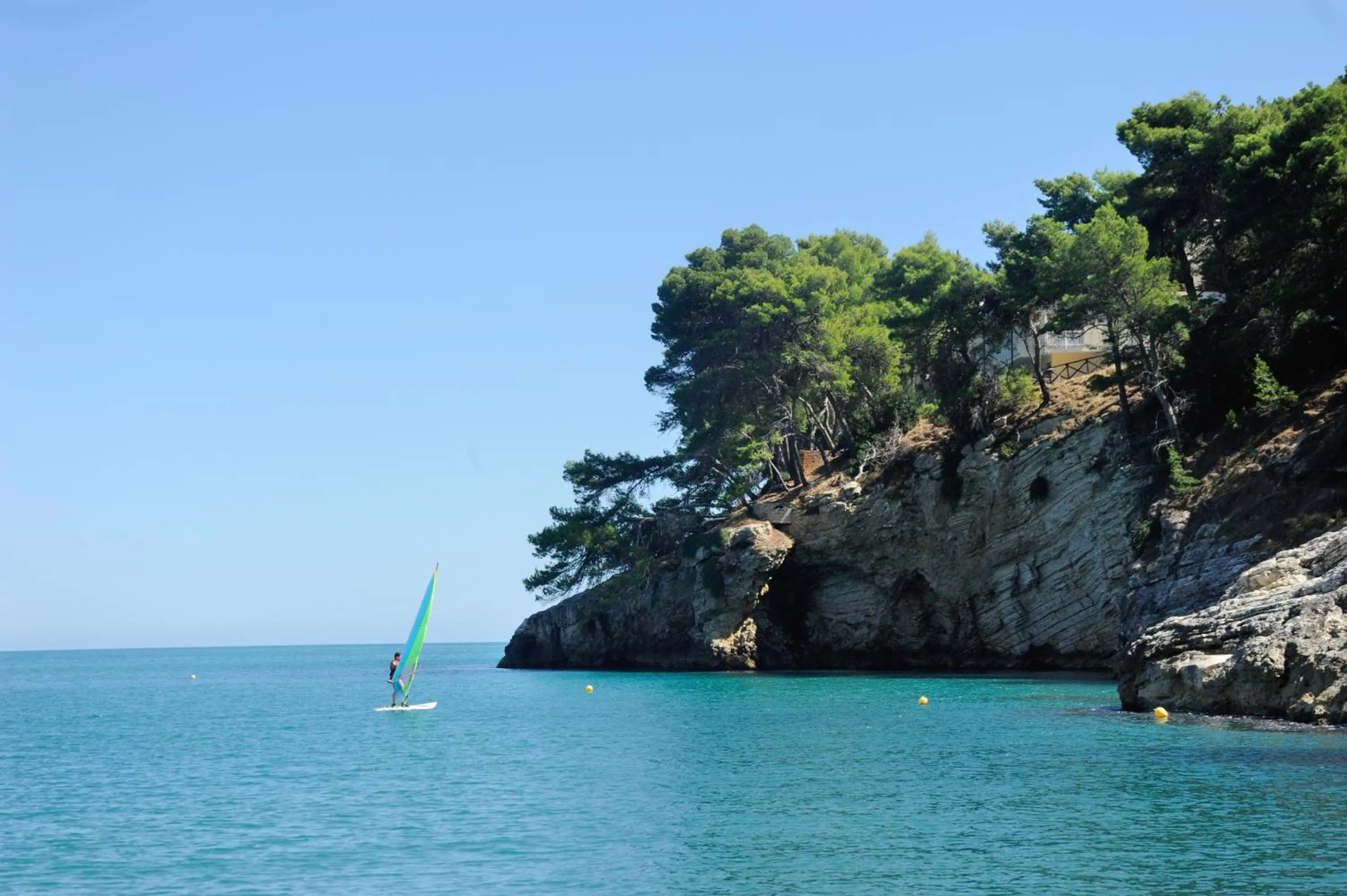 Windsurfing in Pugnochiuso Resort Hotel del Faro