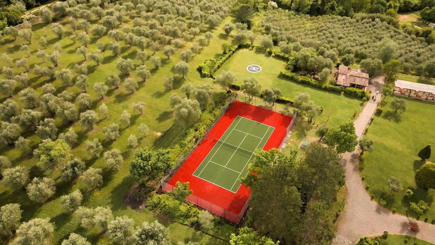 Tennis court in Hotel Certosa Di Maggiano