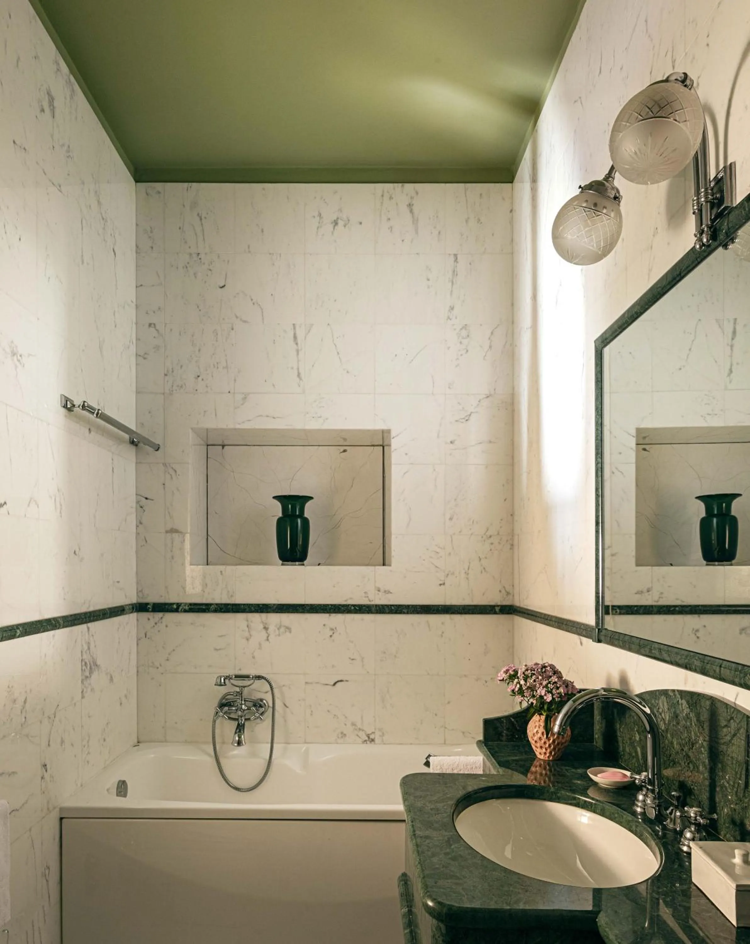 Bathroom in Hotel Certosa Di Maggiano