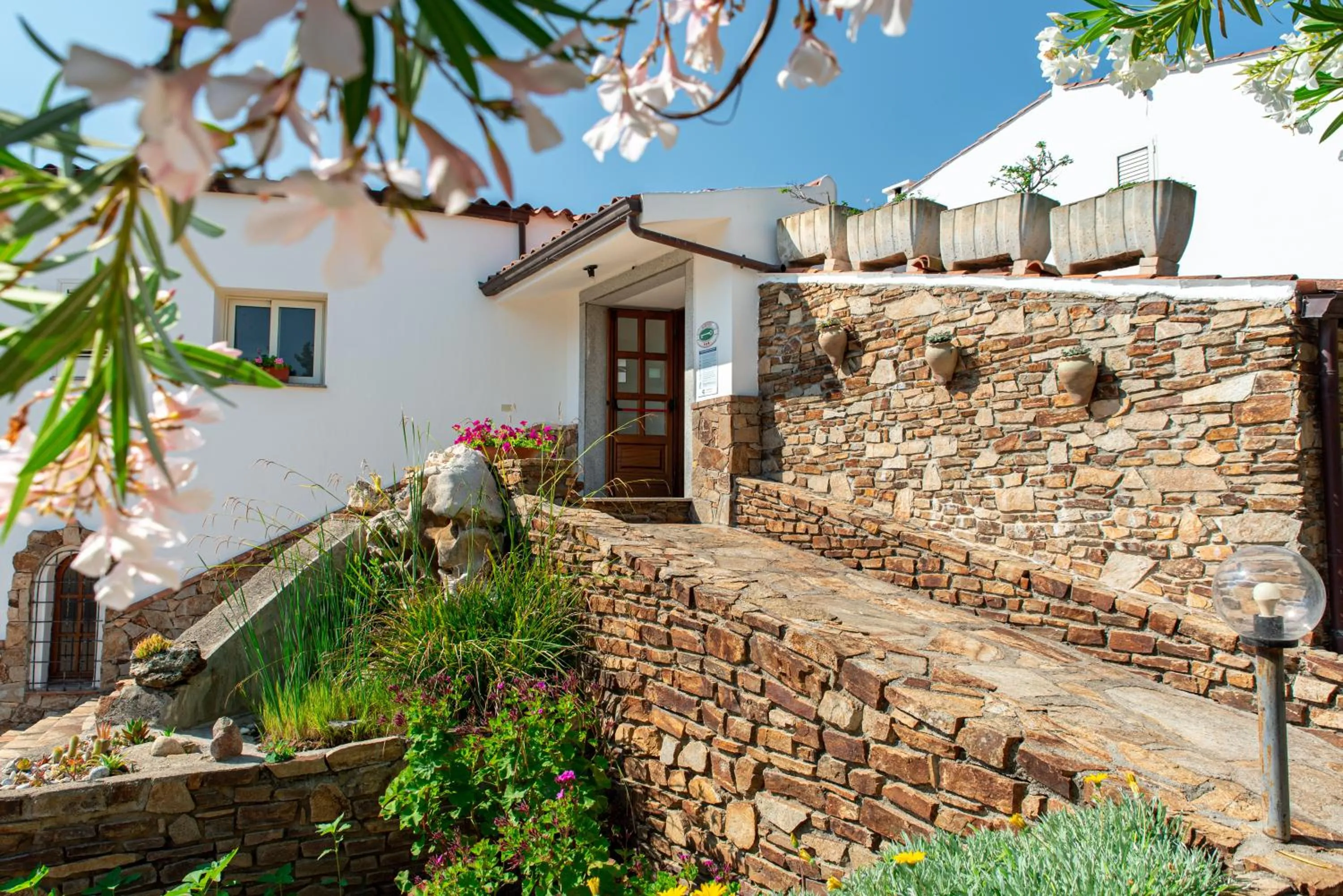 Property building in Hotel L'Aragosta