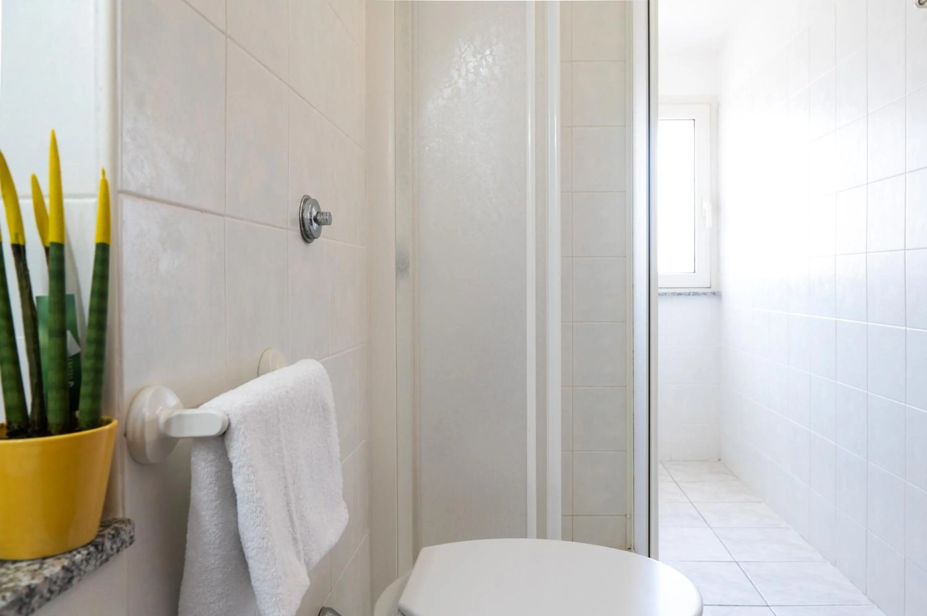 Shower in Hotel L'Aragosta