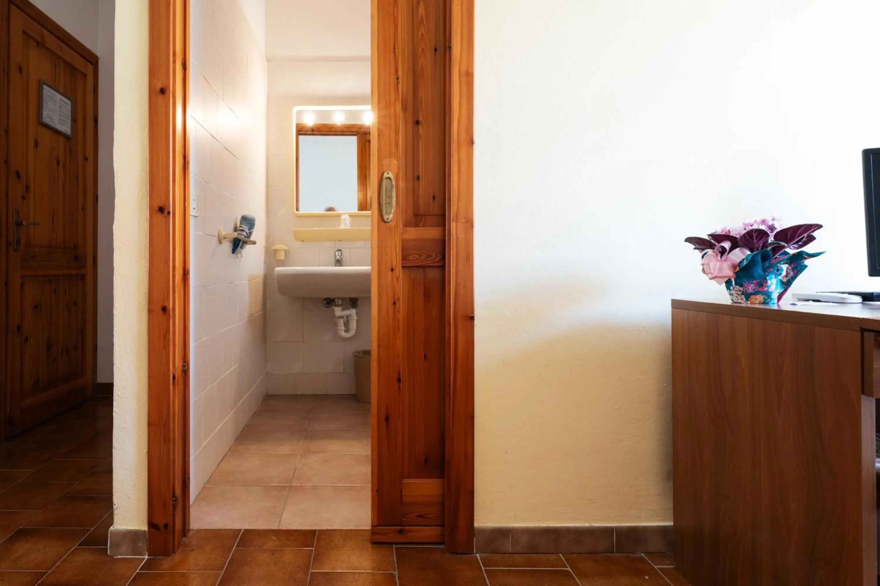 Bathroom in Hotel L'Aragosta