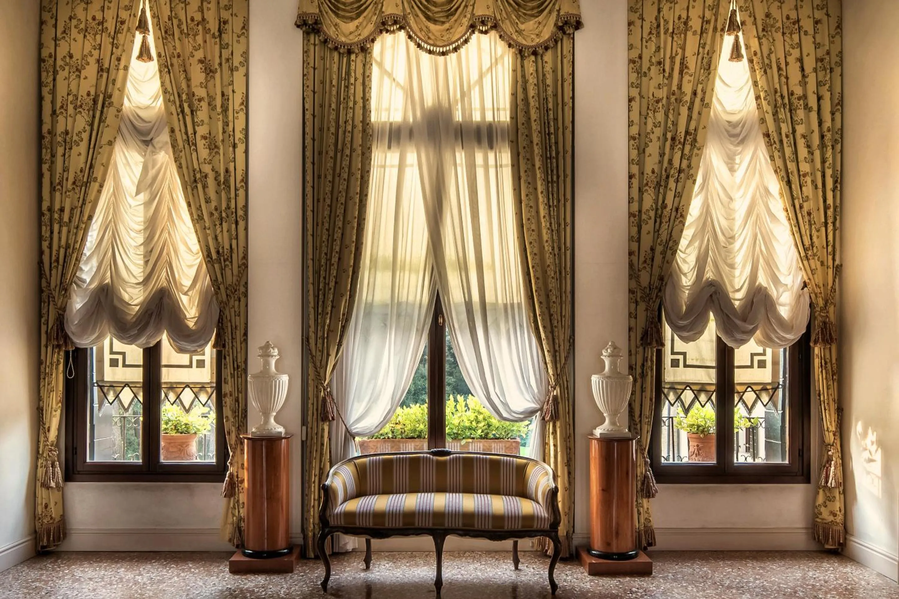 Library in Villa Franceschi Hotel & Resort