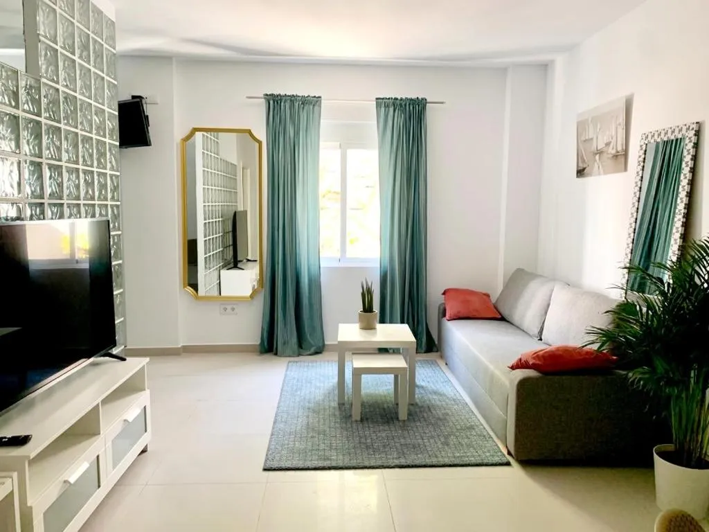 TV and multimedia in Villamartin Hotel GHB