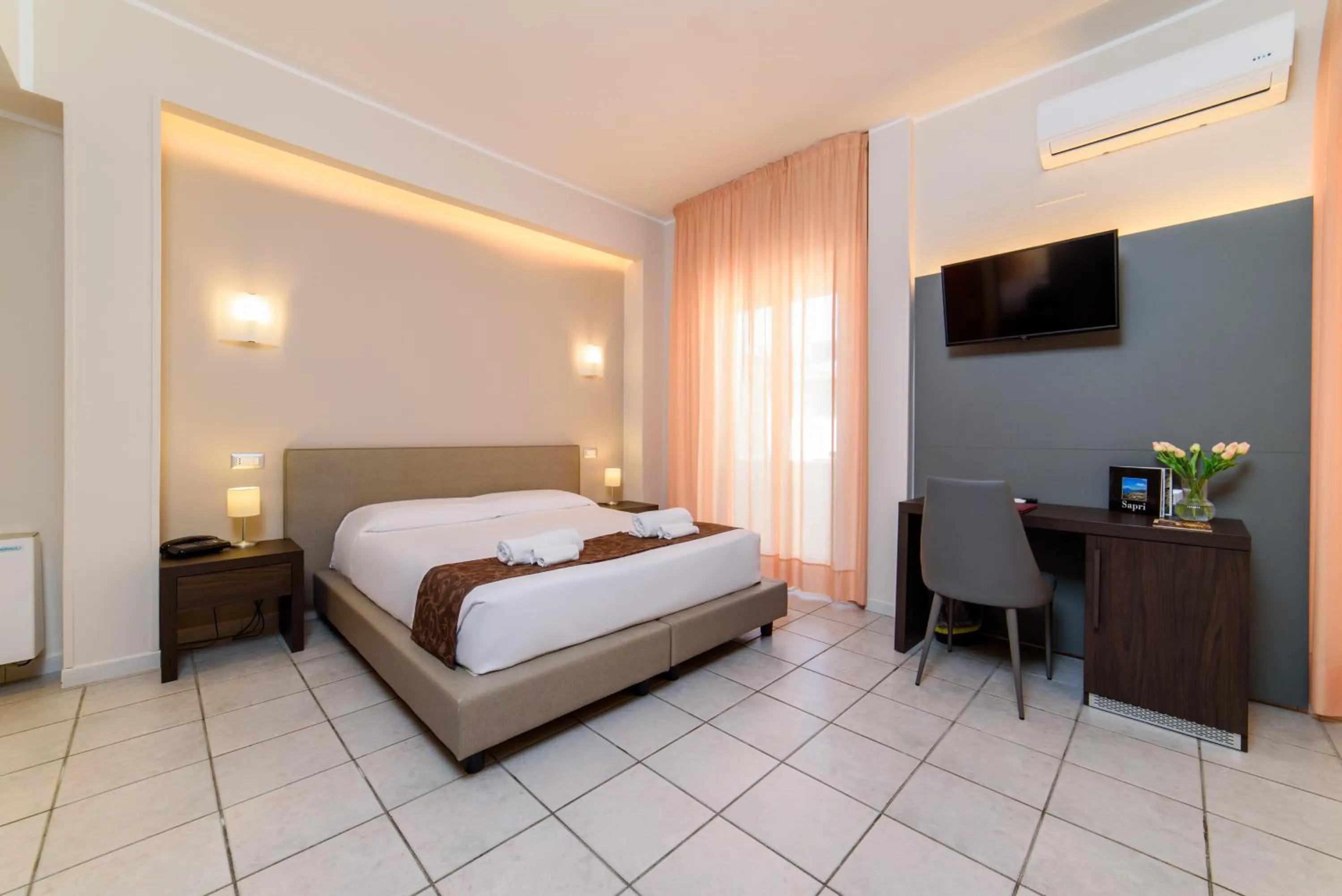 Bed in Hotel Tirreno