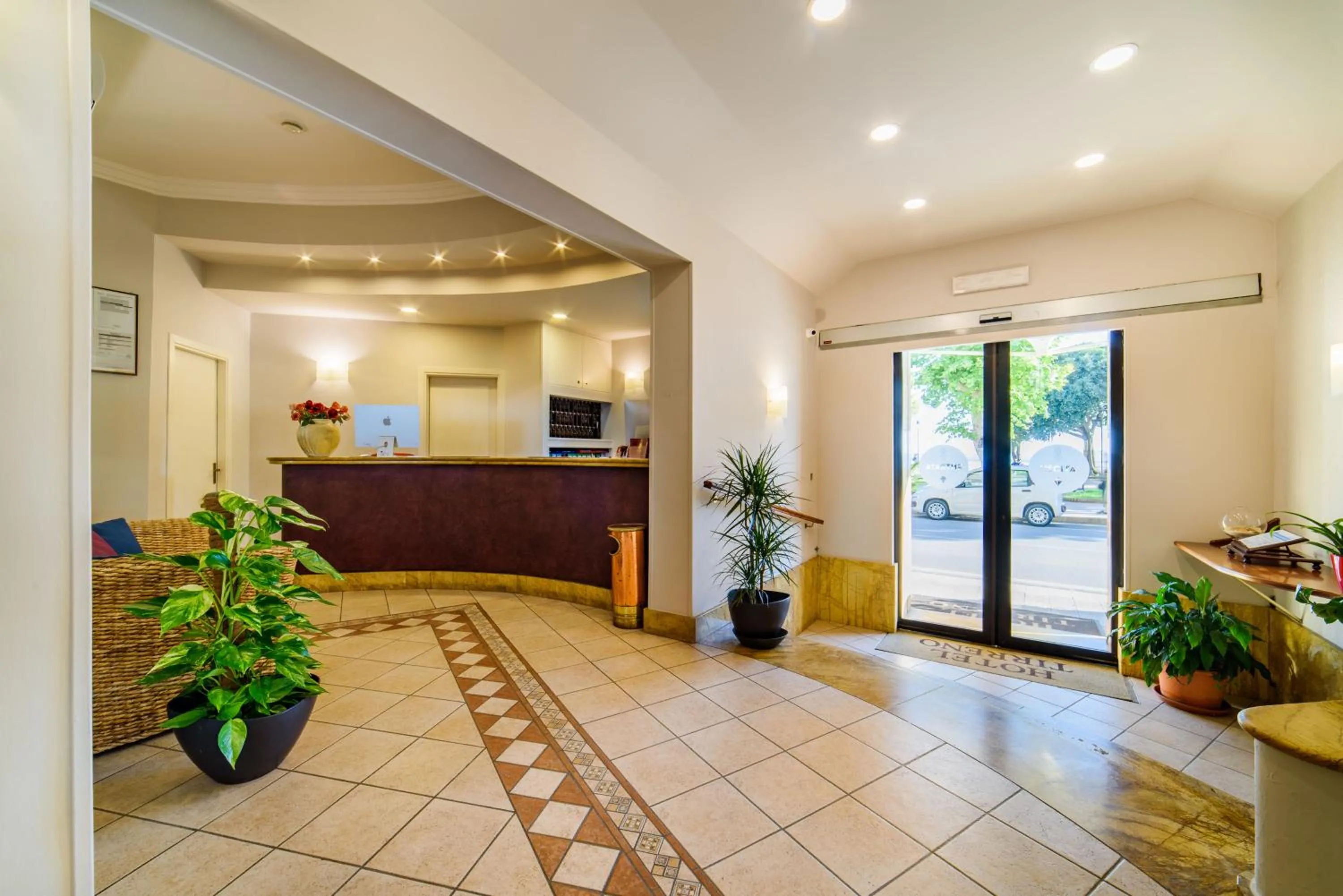 Lobby or reception in Hotel Tirreno