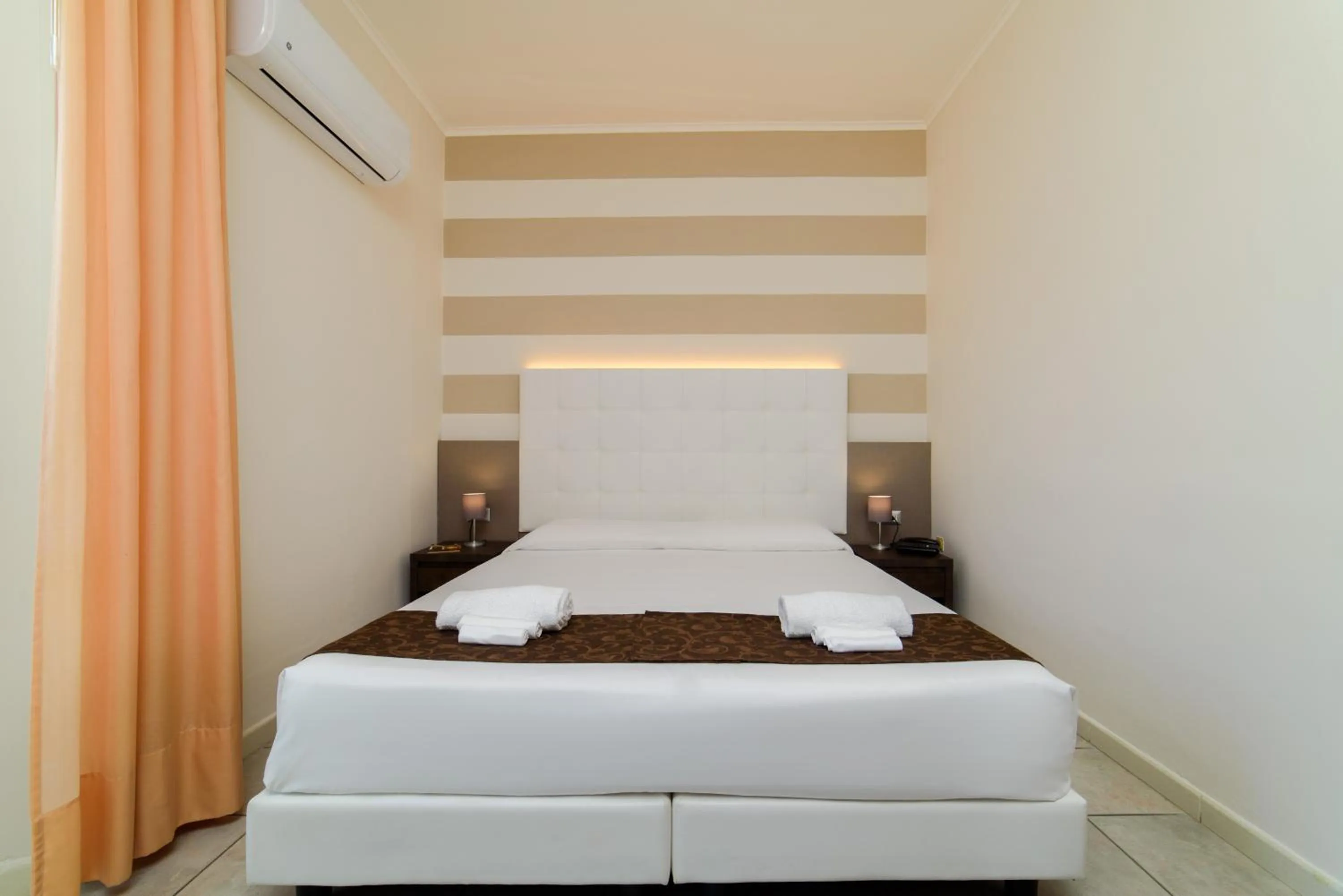 Bed in Hotel Tirreno