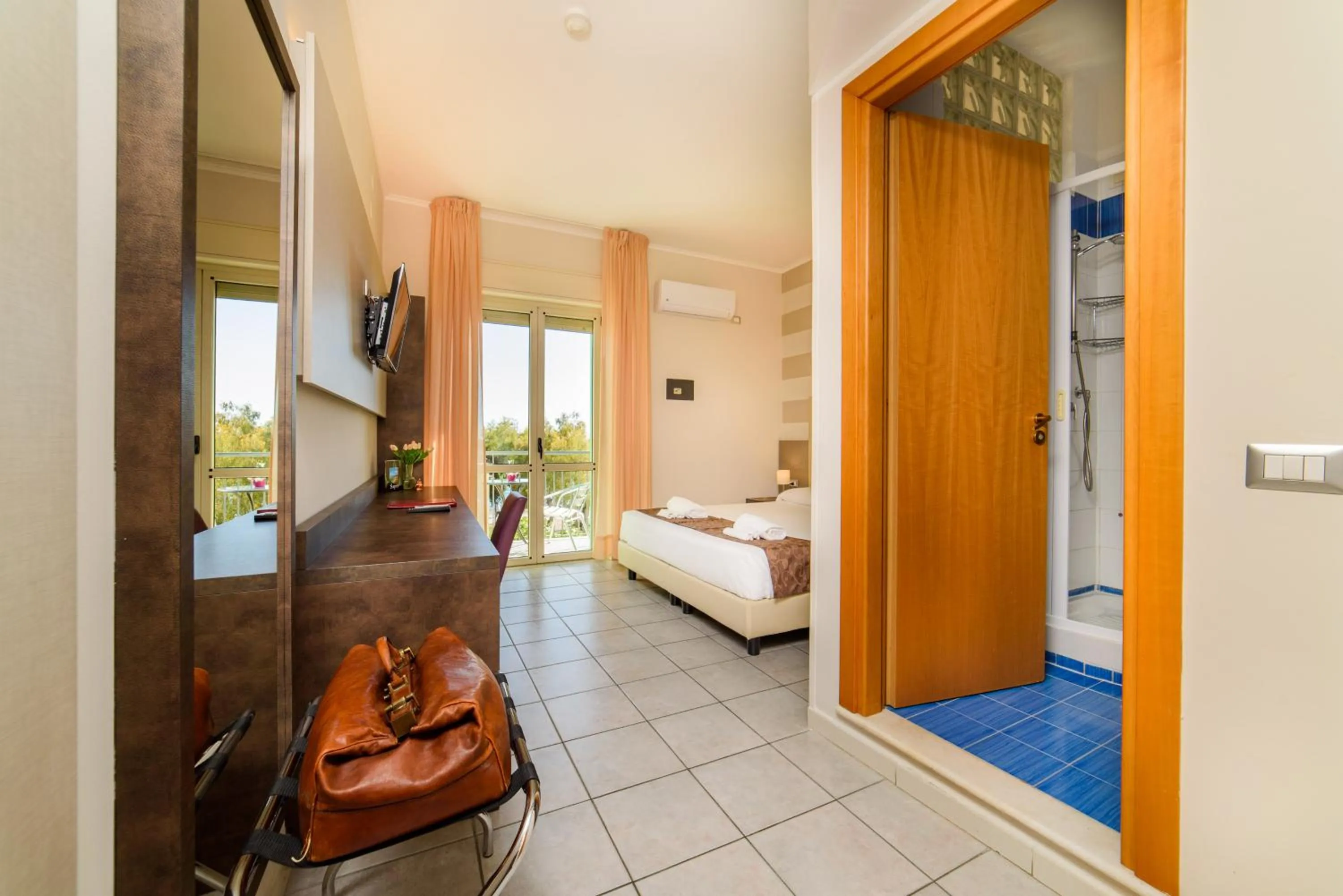 Bed in Hotel Tirreno