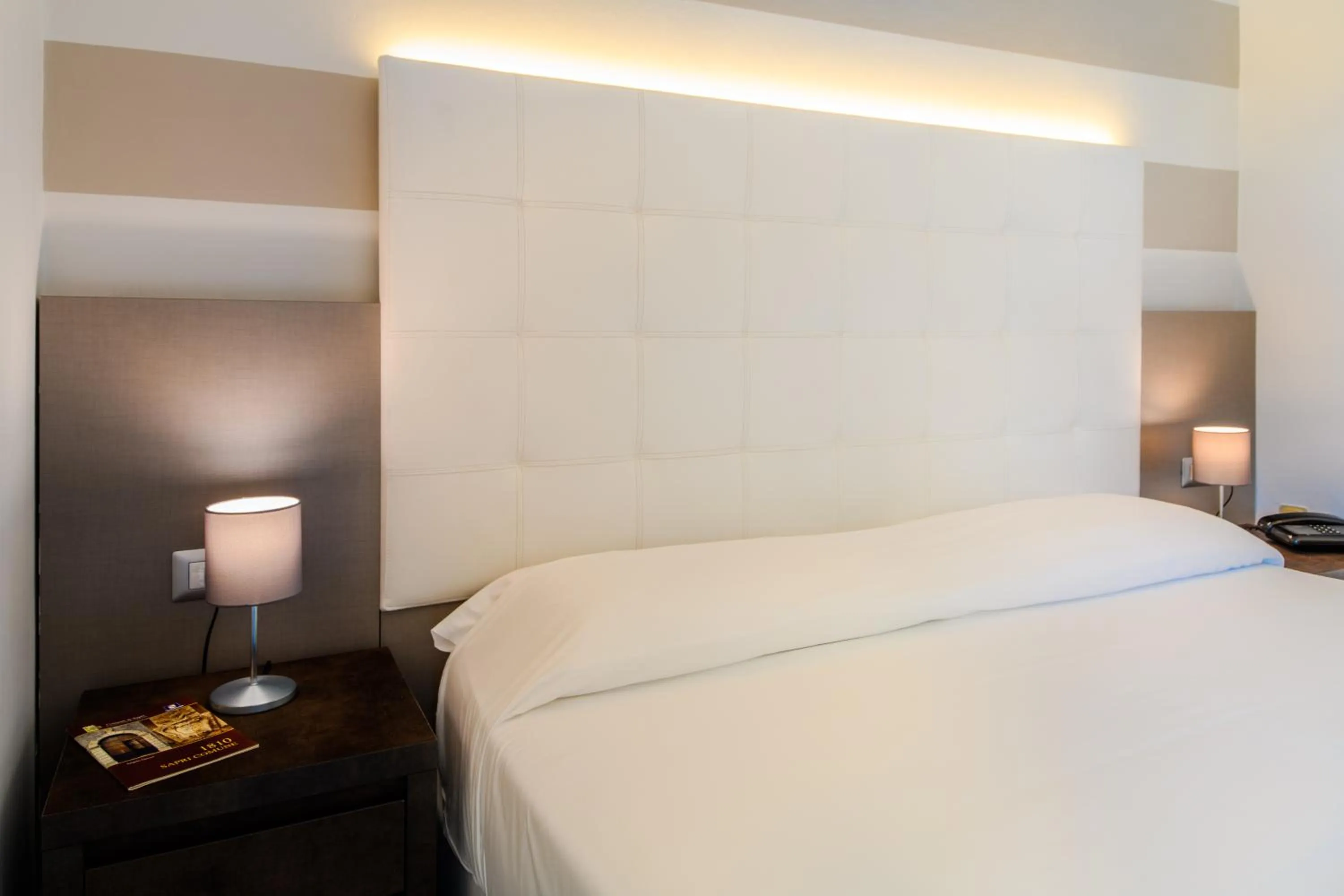 Bed in Hotel Tirreno