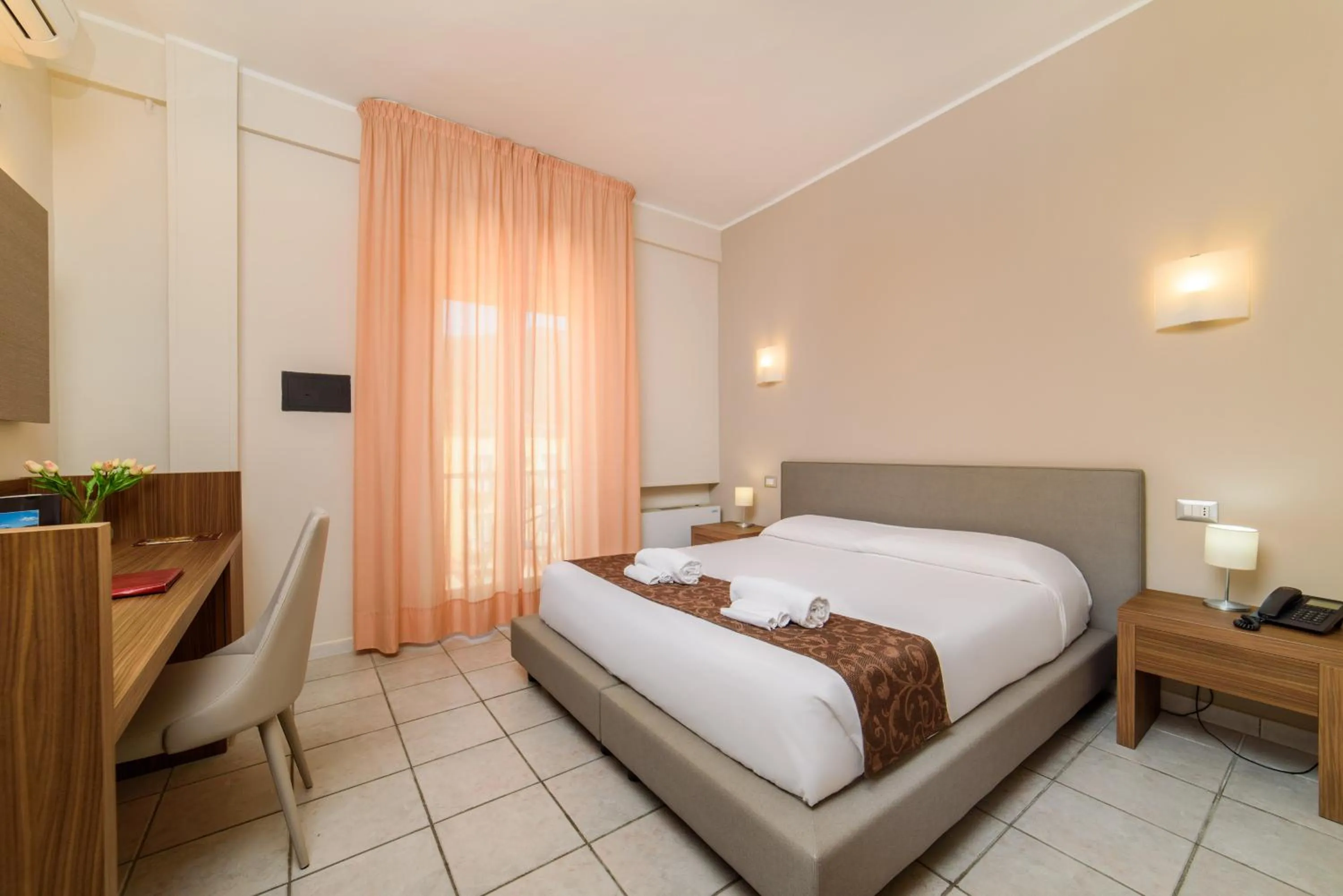 Bed in Hotel Tirreno