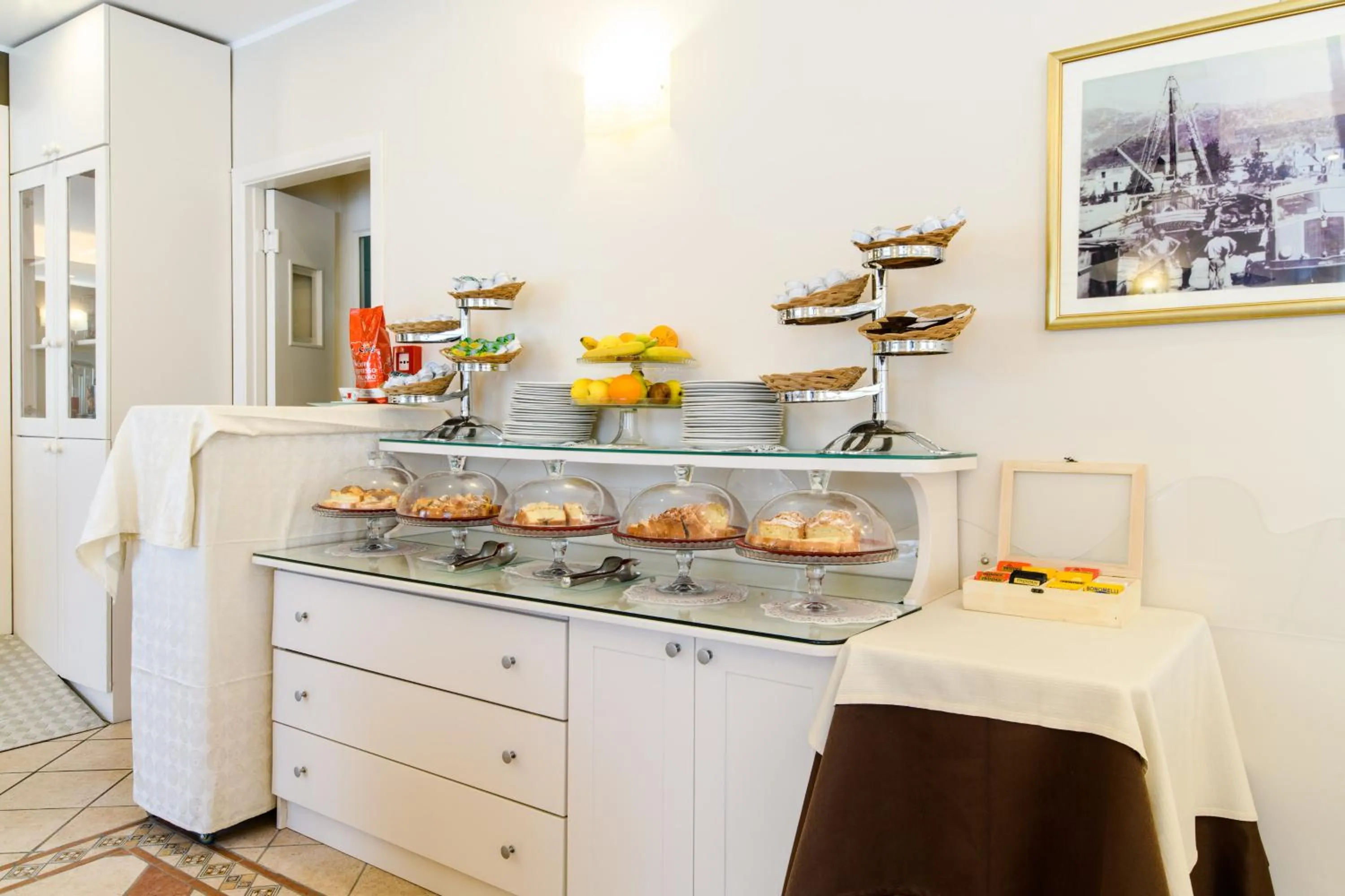 Breakfast in Hotel Tirreno