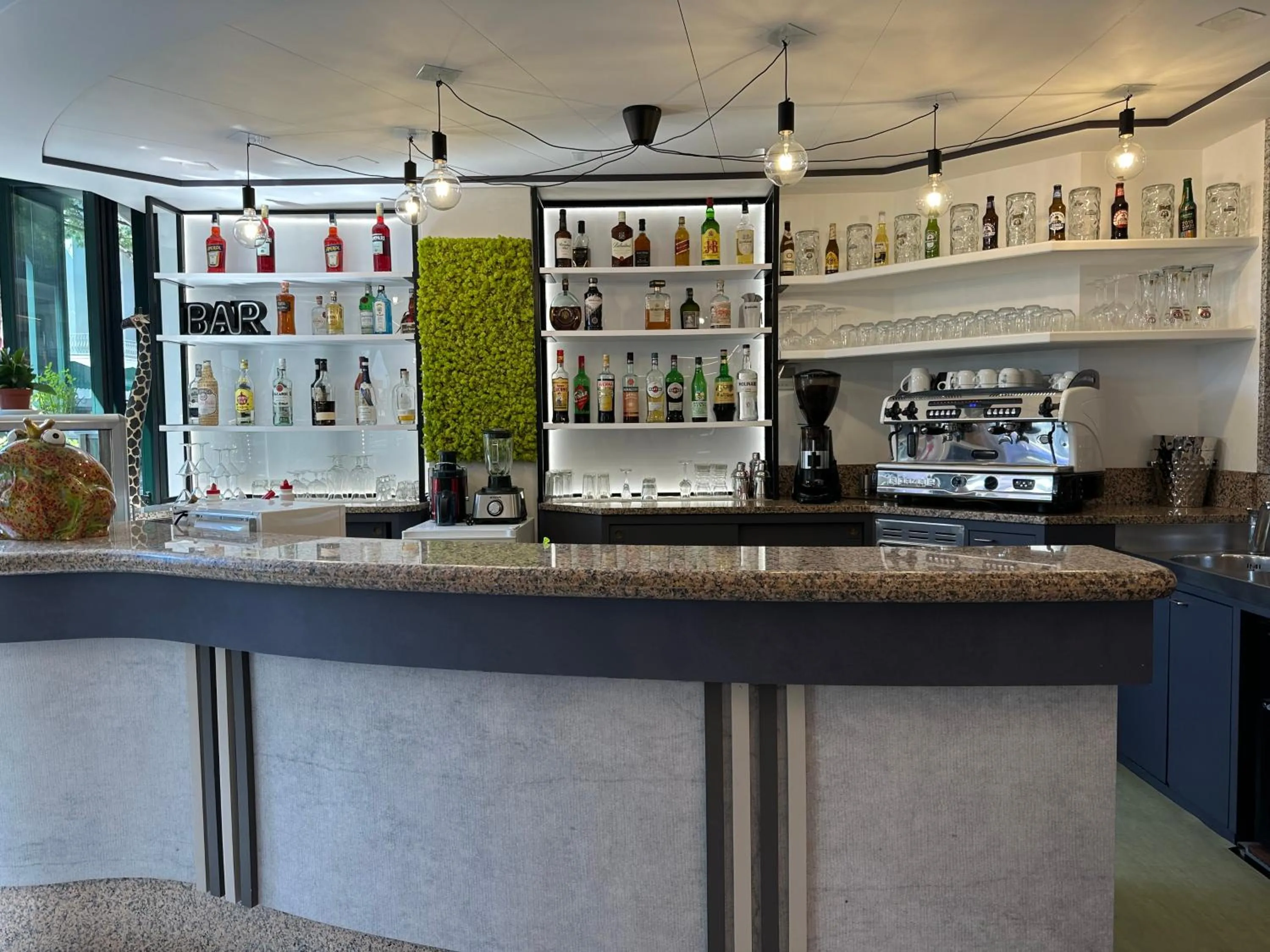 Restaurant/places to eat in Hotel Storione