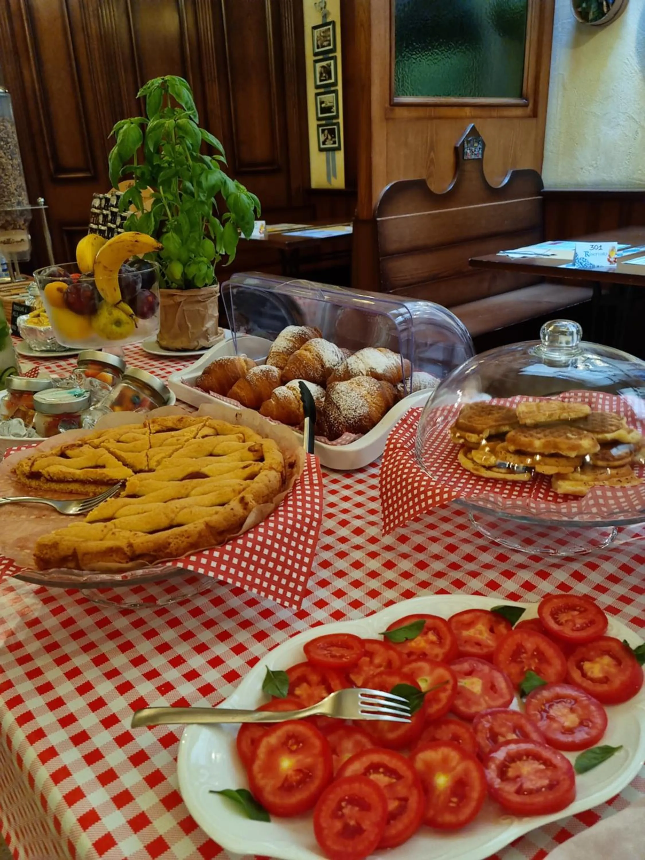 Breakfast in Hotel Vittoria