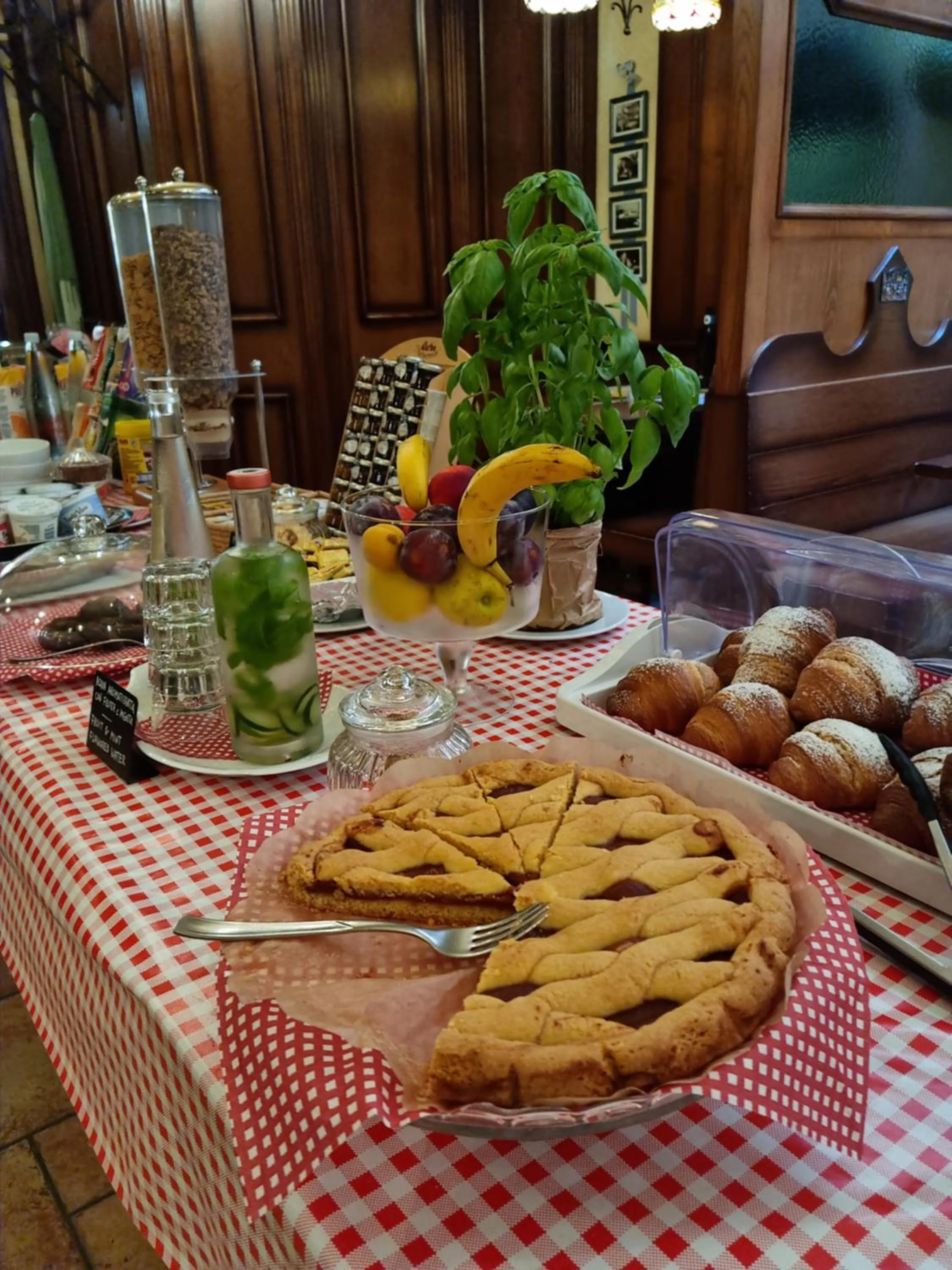 Breakfast in Hotel Vittoria