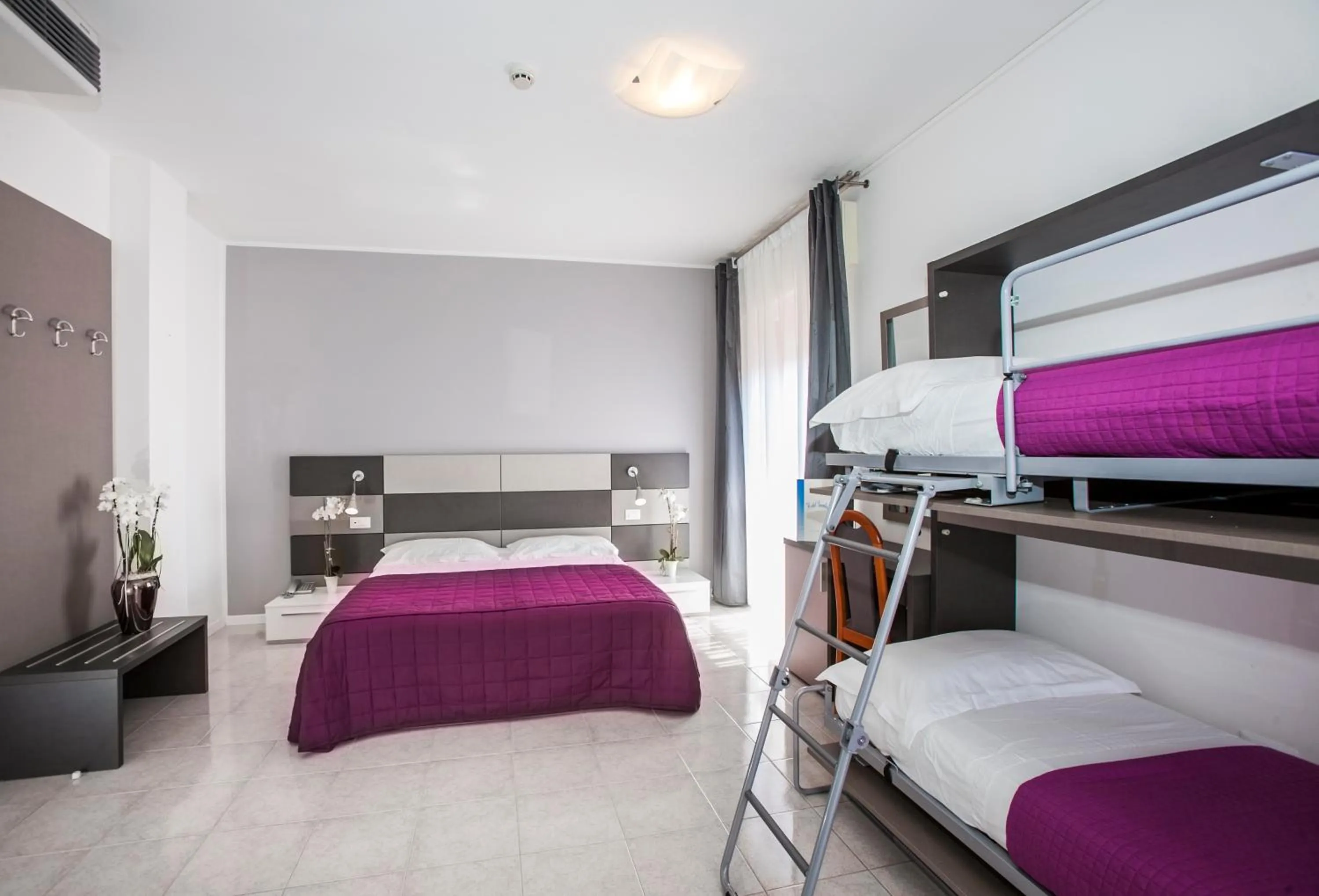 Photo of the whole room, Bed in Hotel Gardenia