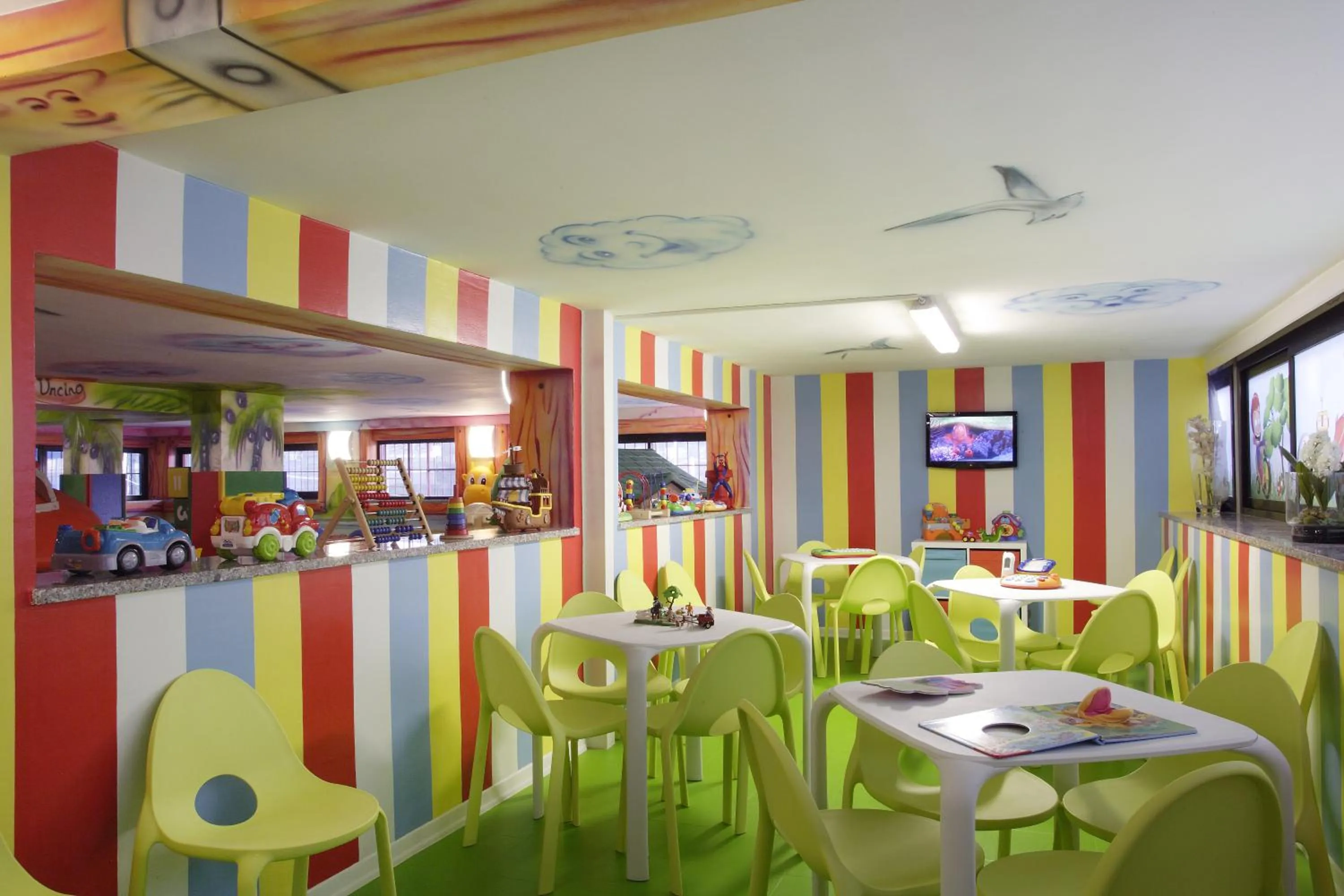 Restaurant/places to eat in Hotel Gardenia