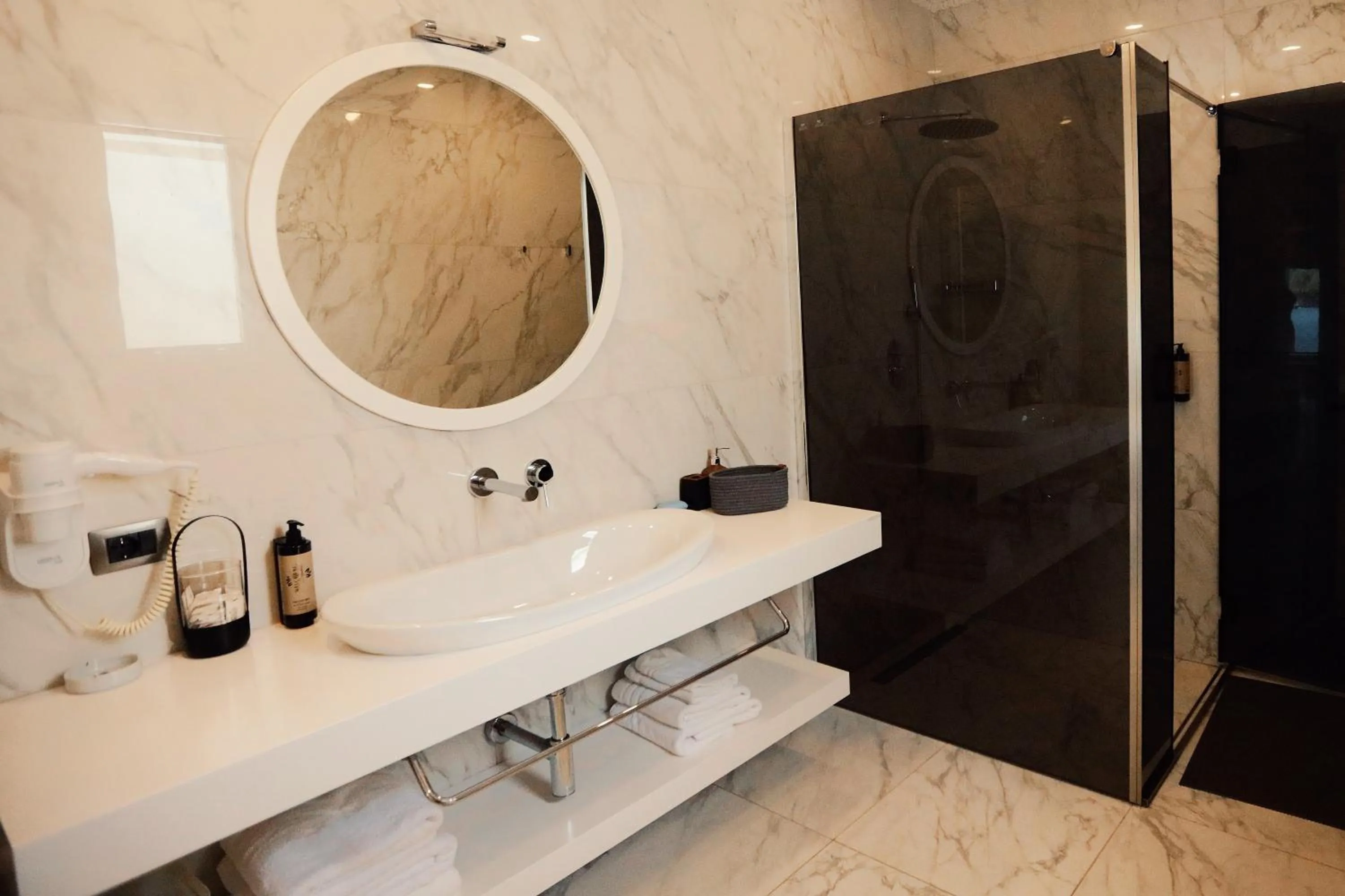 Shower in Grand Mirage