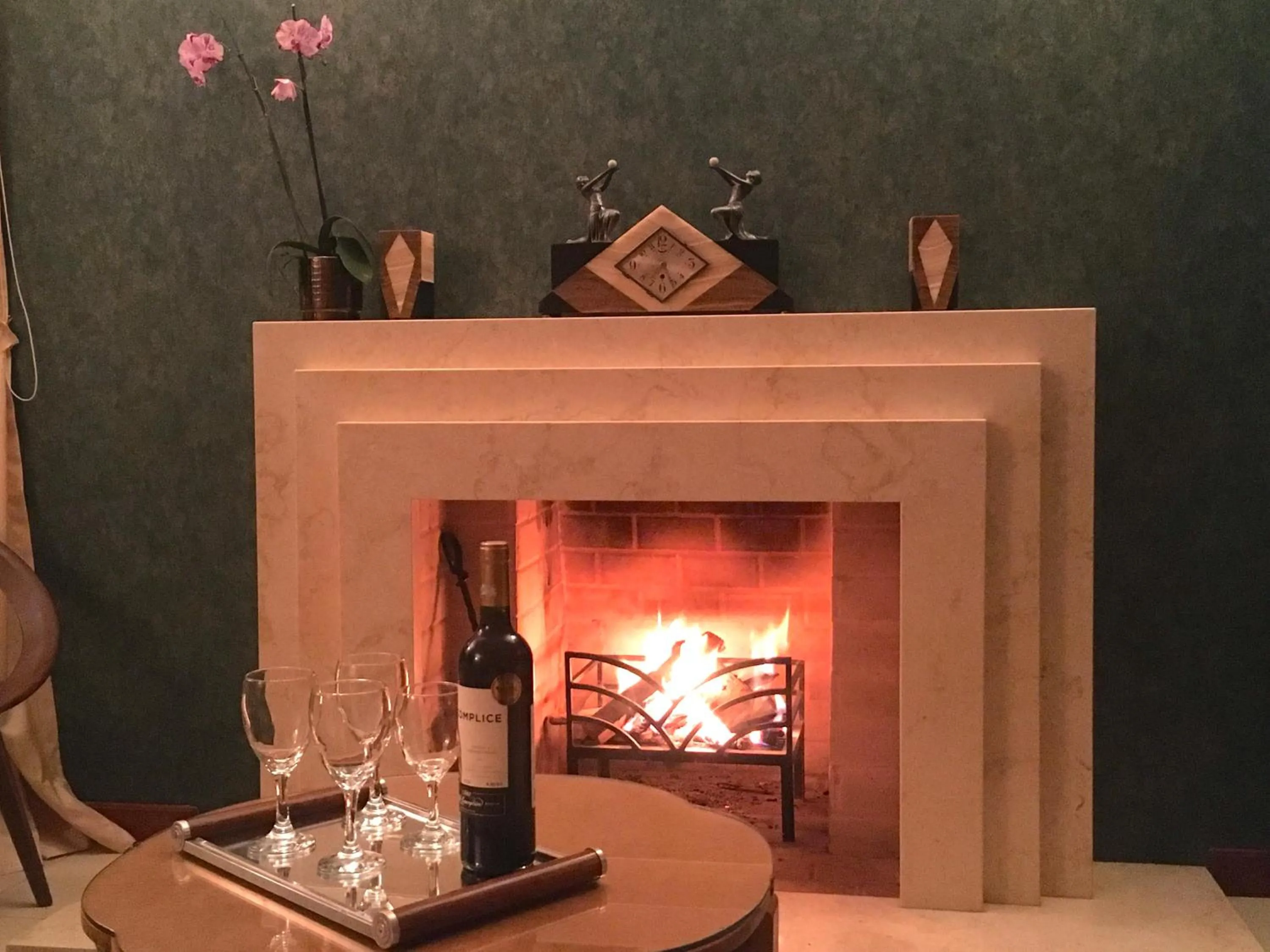 Evening entertainment in Casa Deco Hotel Boutique