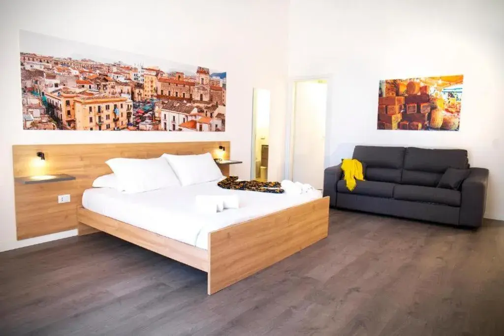 Deluxe King Room in Ballaro' Hotel - Budget Room Deluxe King Room in Ballaro' Hotel - Budget Room