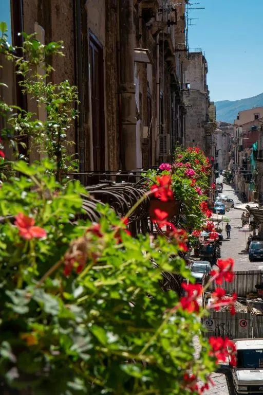 Ballaro' Hotel - Budget Room