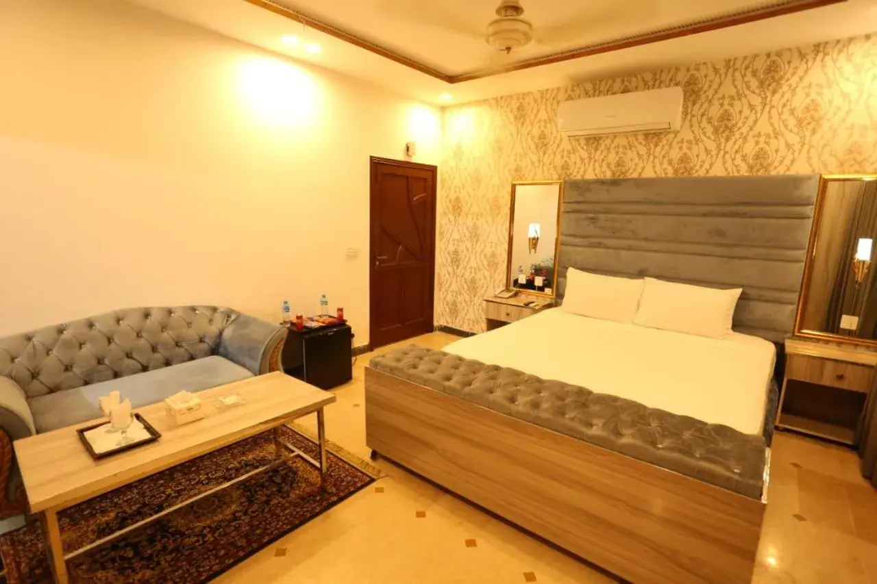 Deluxe Double Room - single occupancy in Grand Swiss Hotel&Apartment Lahore Deluxe Double Room - single occupancy in Grand Swiss Hotel&Apartment Lahore