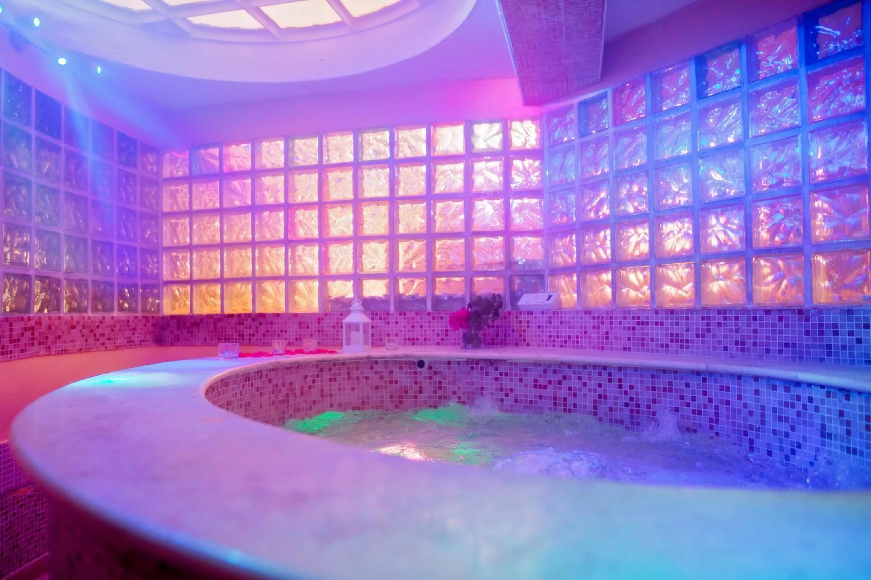 Swimming pool in Grand Hotel Osman