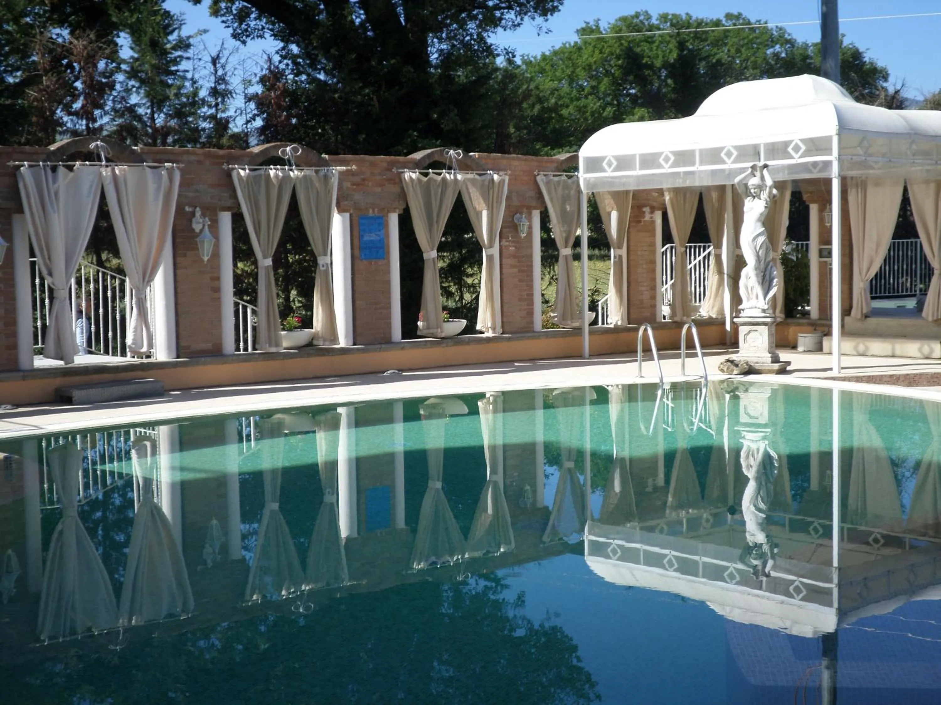 Swimming pool in Grand Hotel Osman