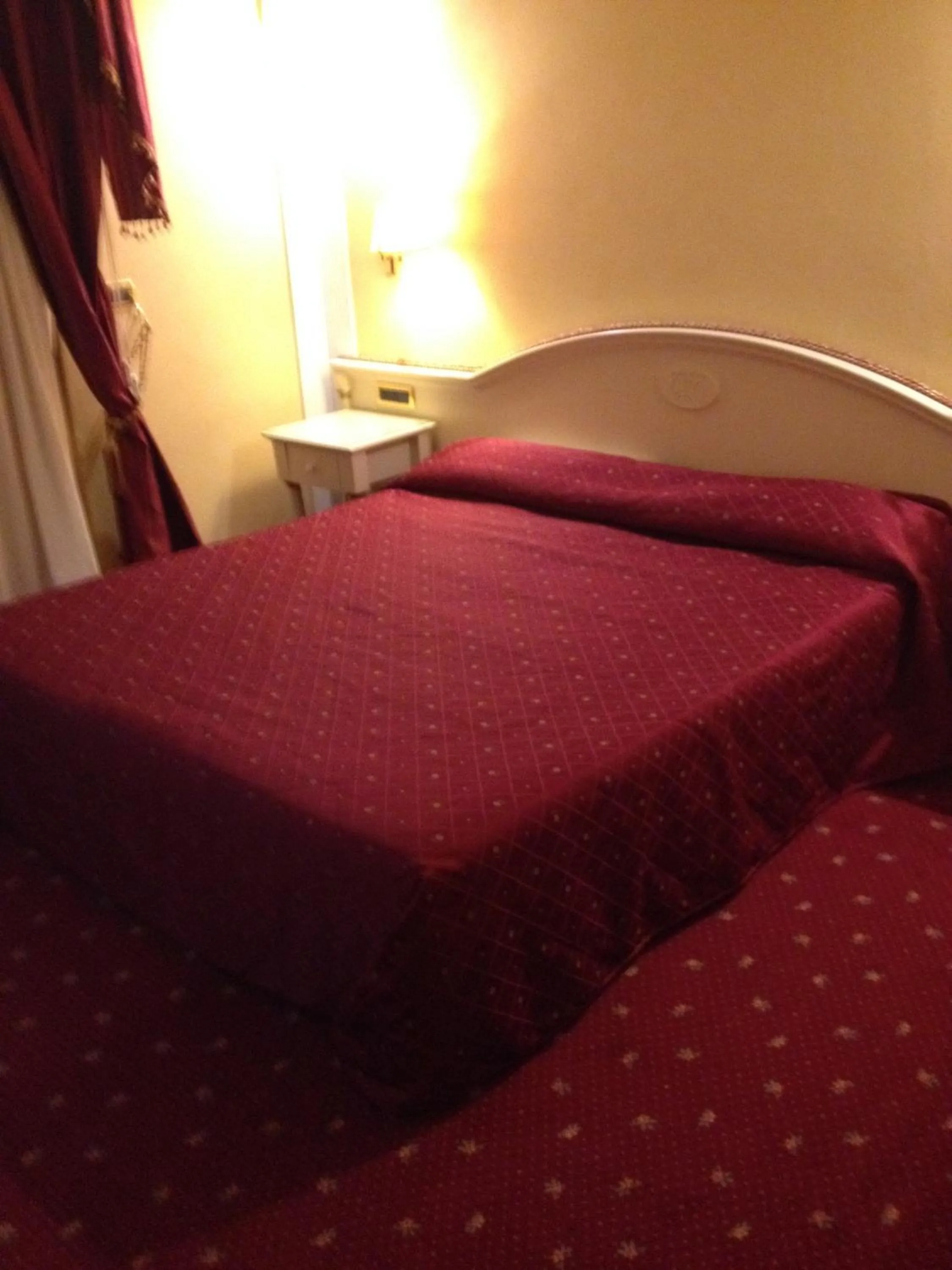 Photo of the whole room, Bed in Grand Hotel Osman