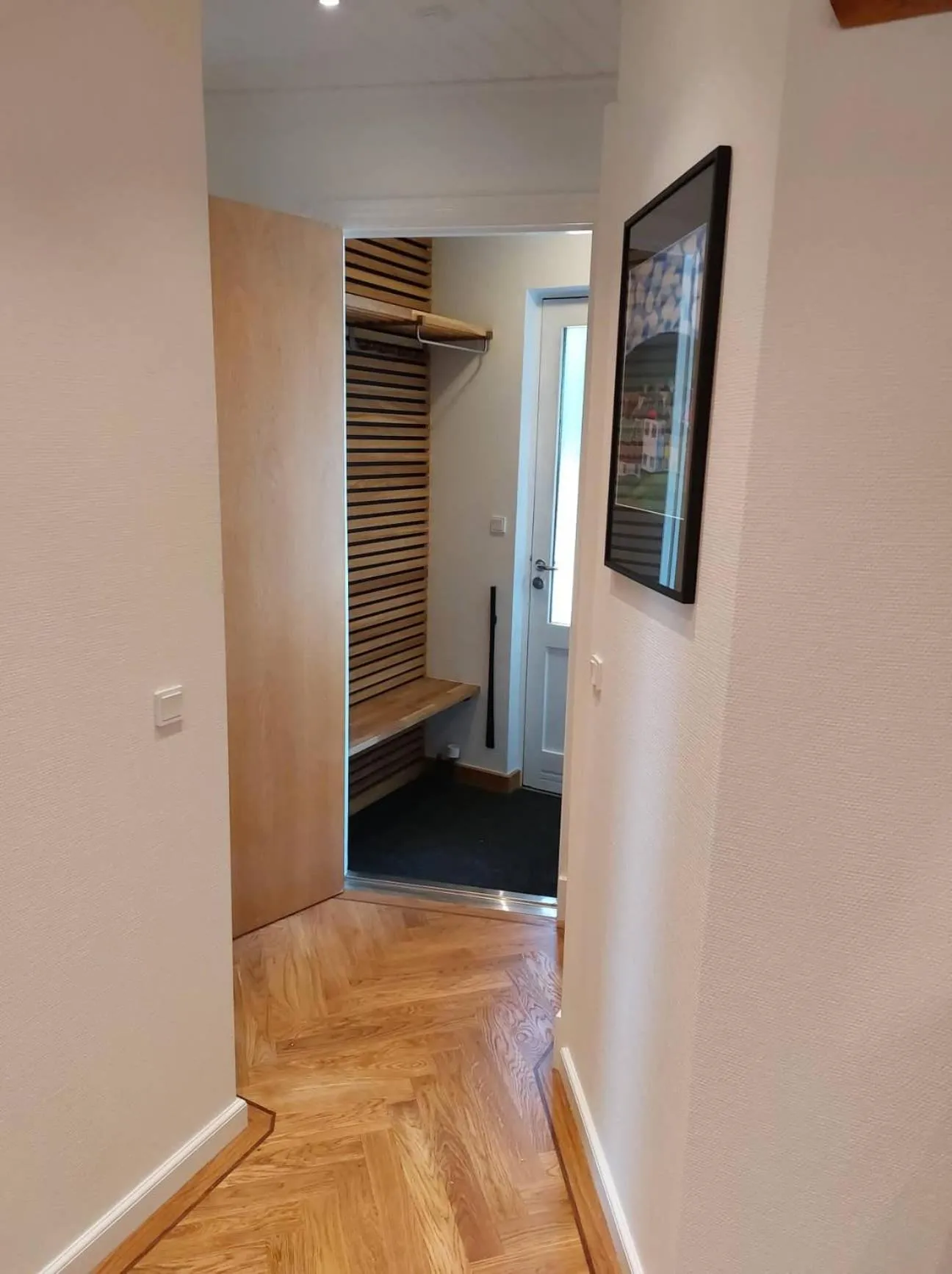 wardrobe in Tórshavn City Apartment