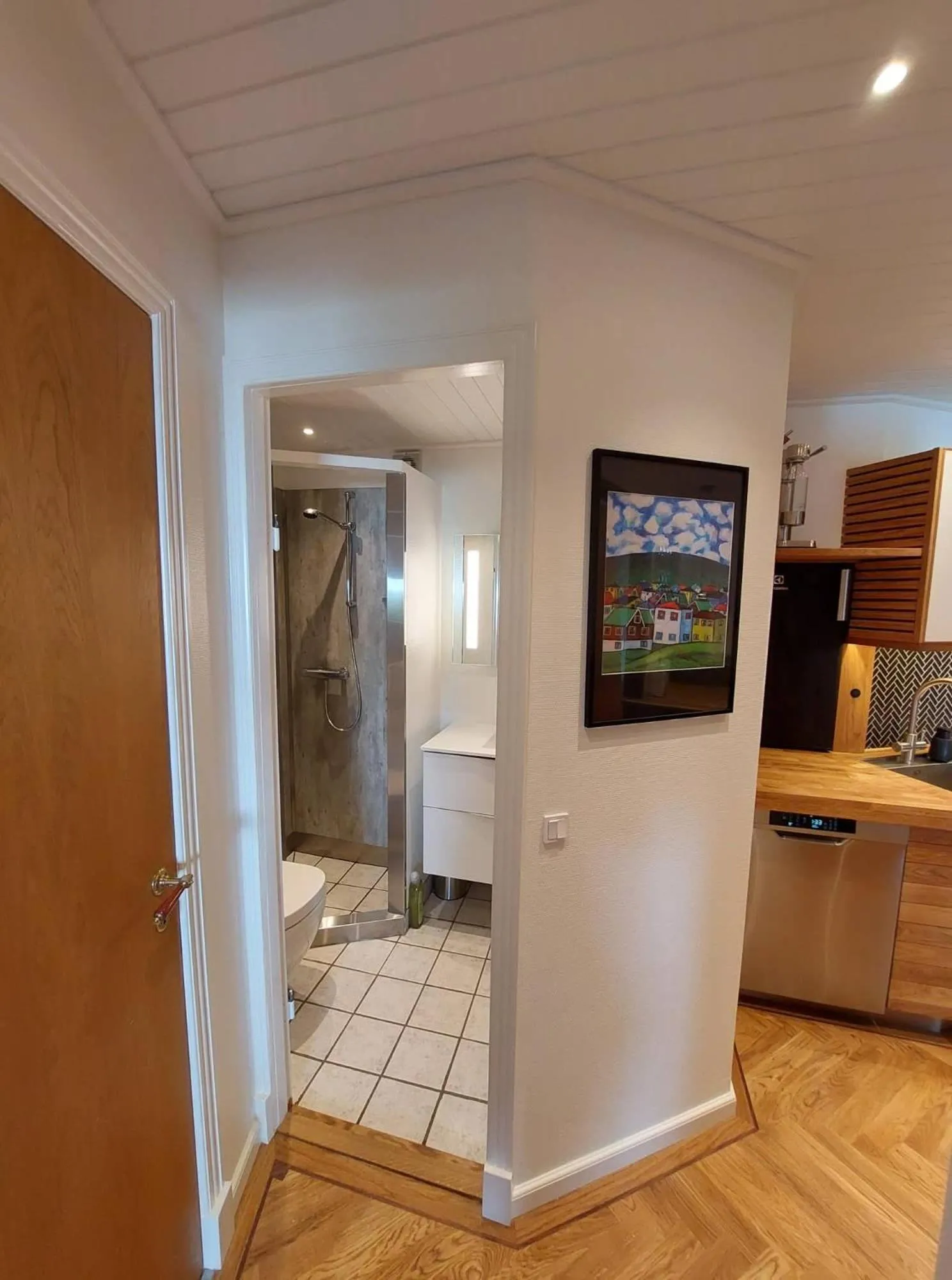 Shower in Tórshavn City Apartment