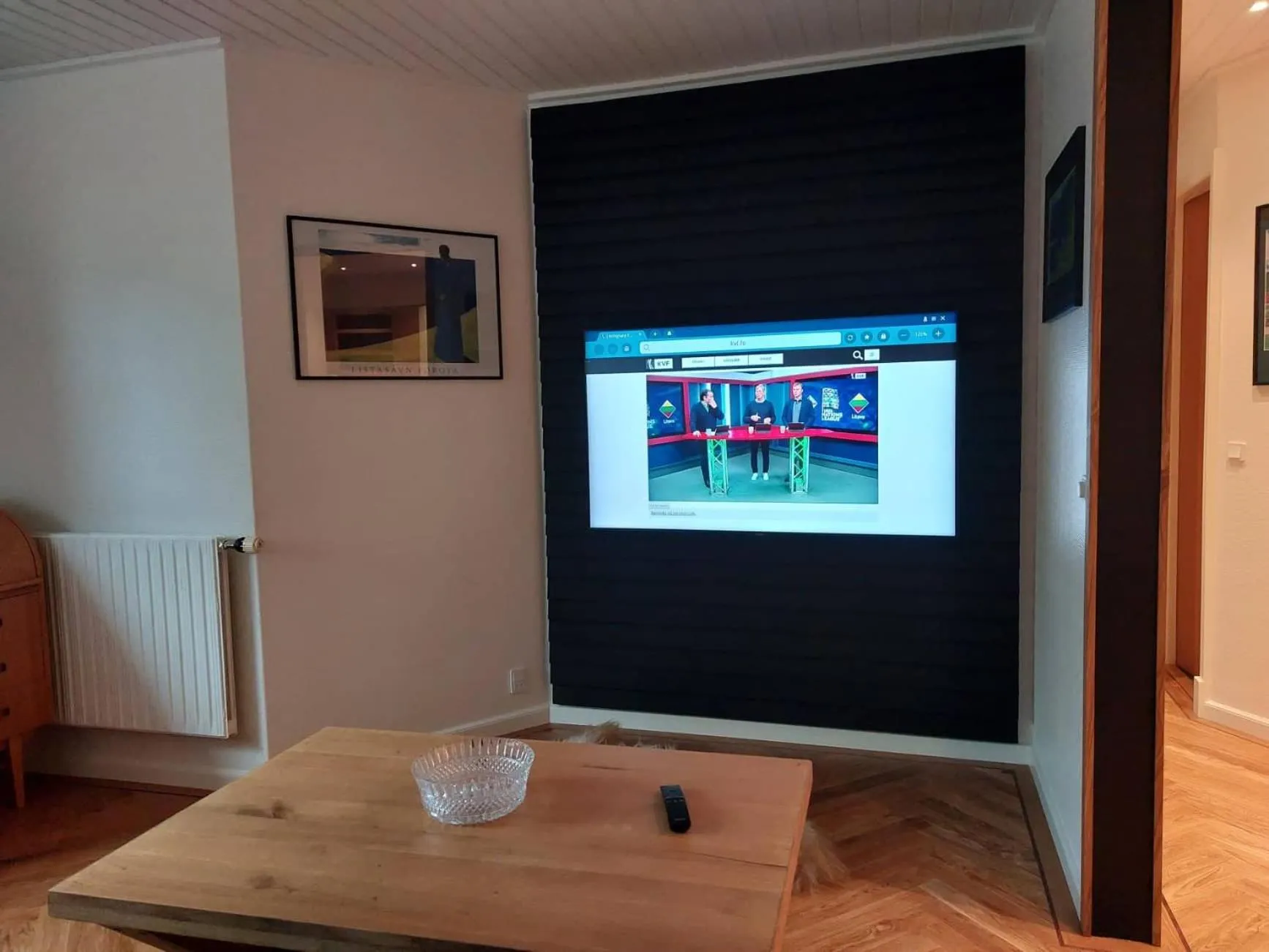 Communal lounge/ TV room in Tórshavn City Apartment