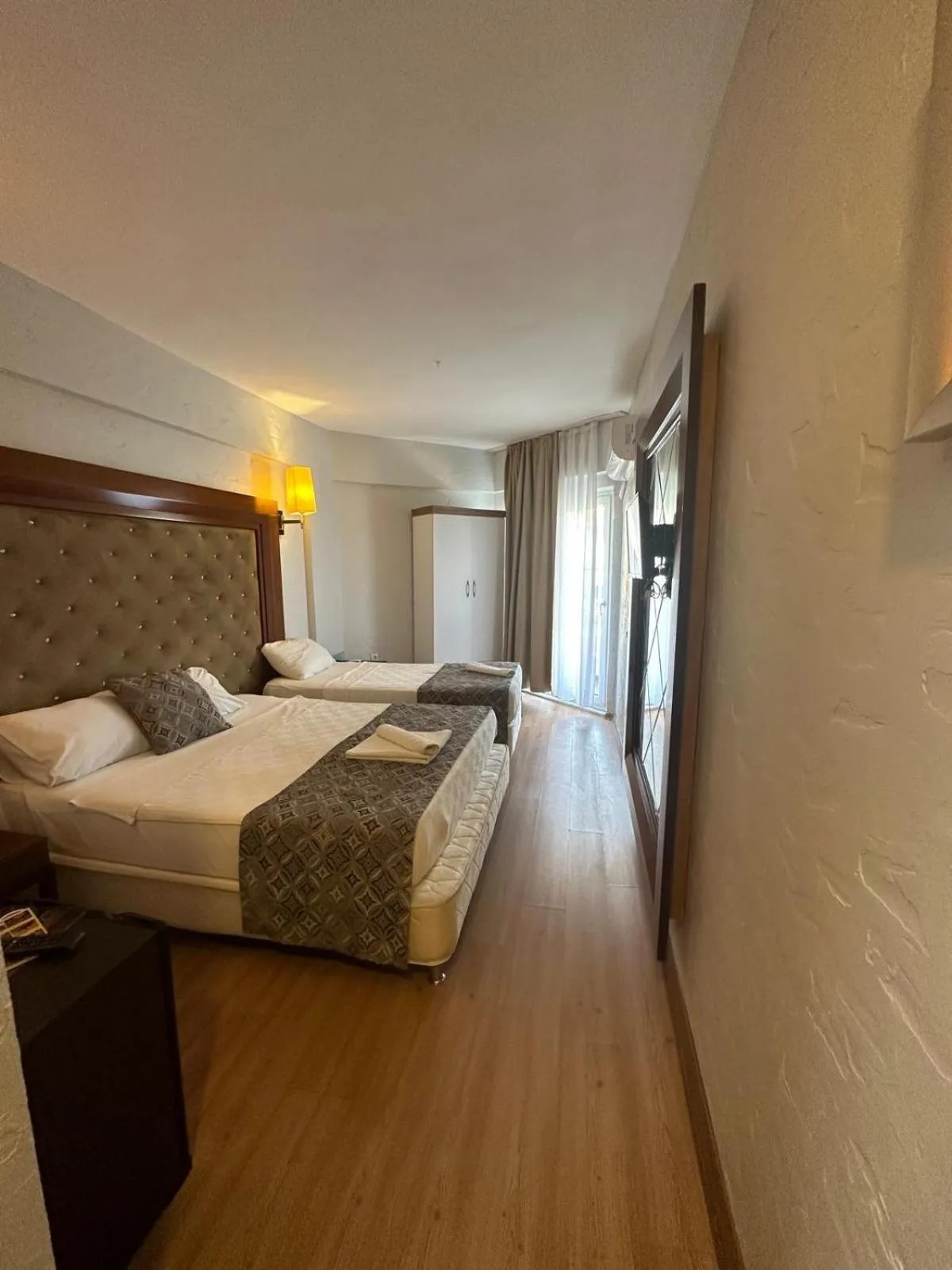 Photo of the whole room, Bed in DIONISUS LARA