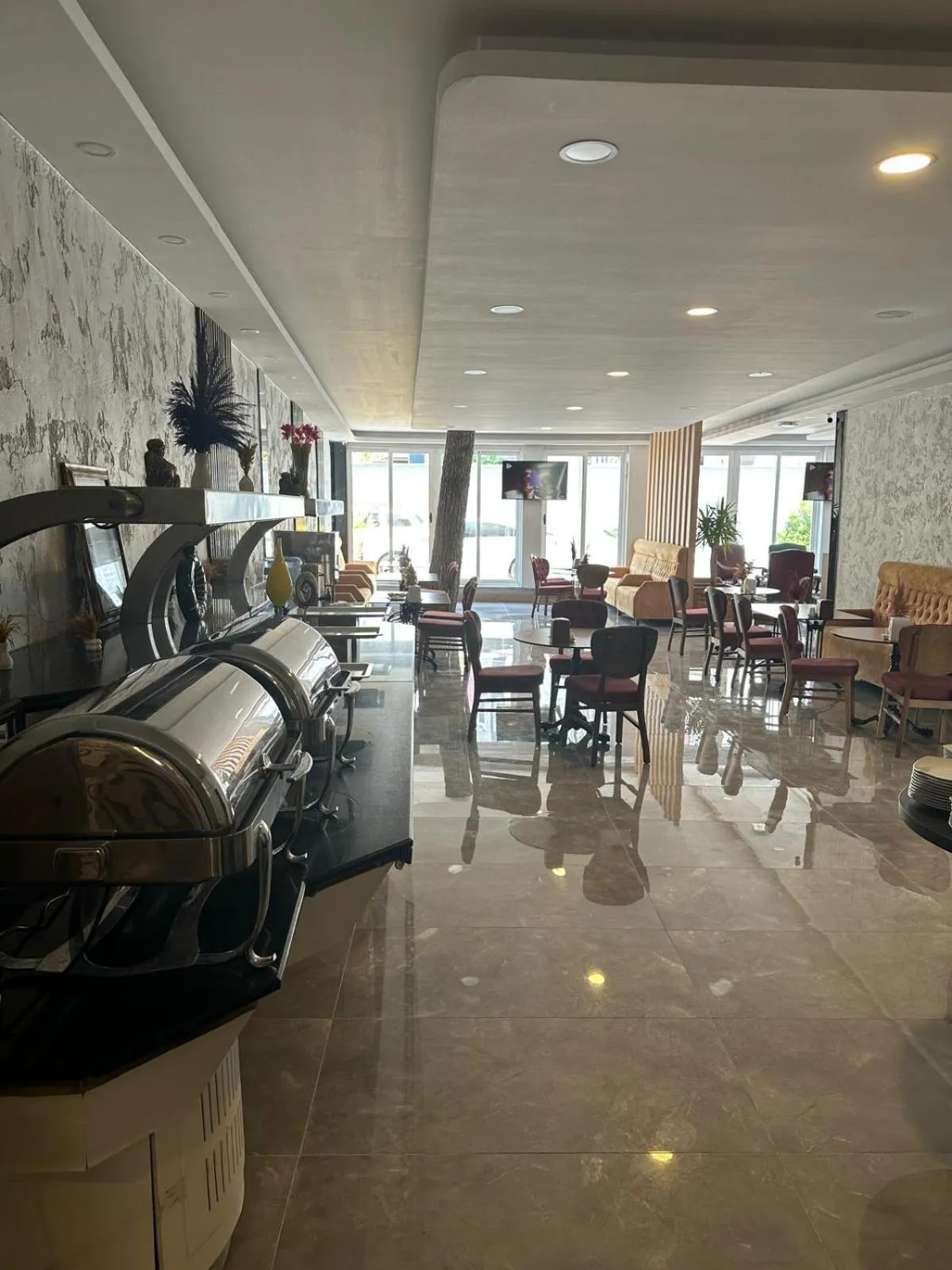 Restaurant/places to eat in DIONISUS LARA