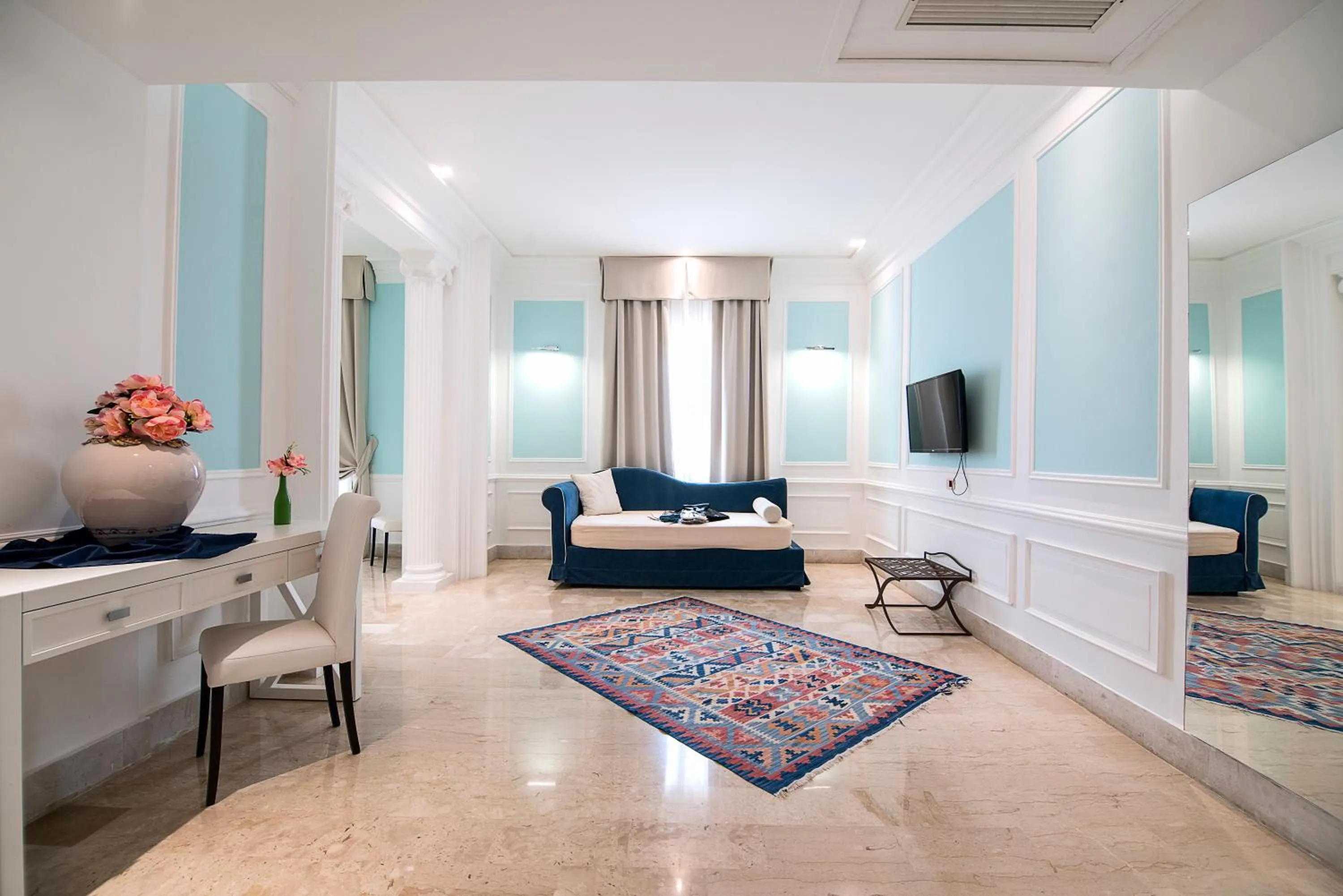 TV and multimedia in Hotel Baglio Basile