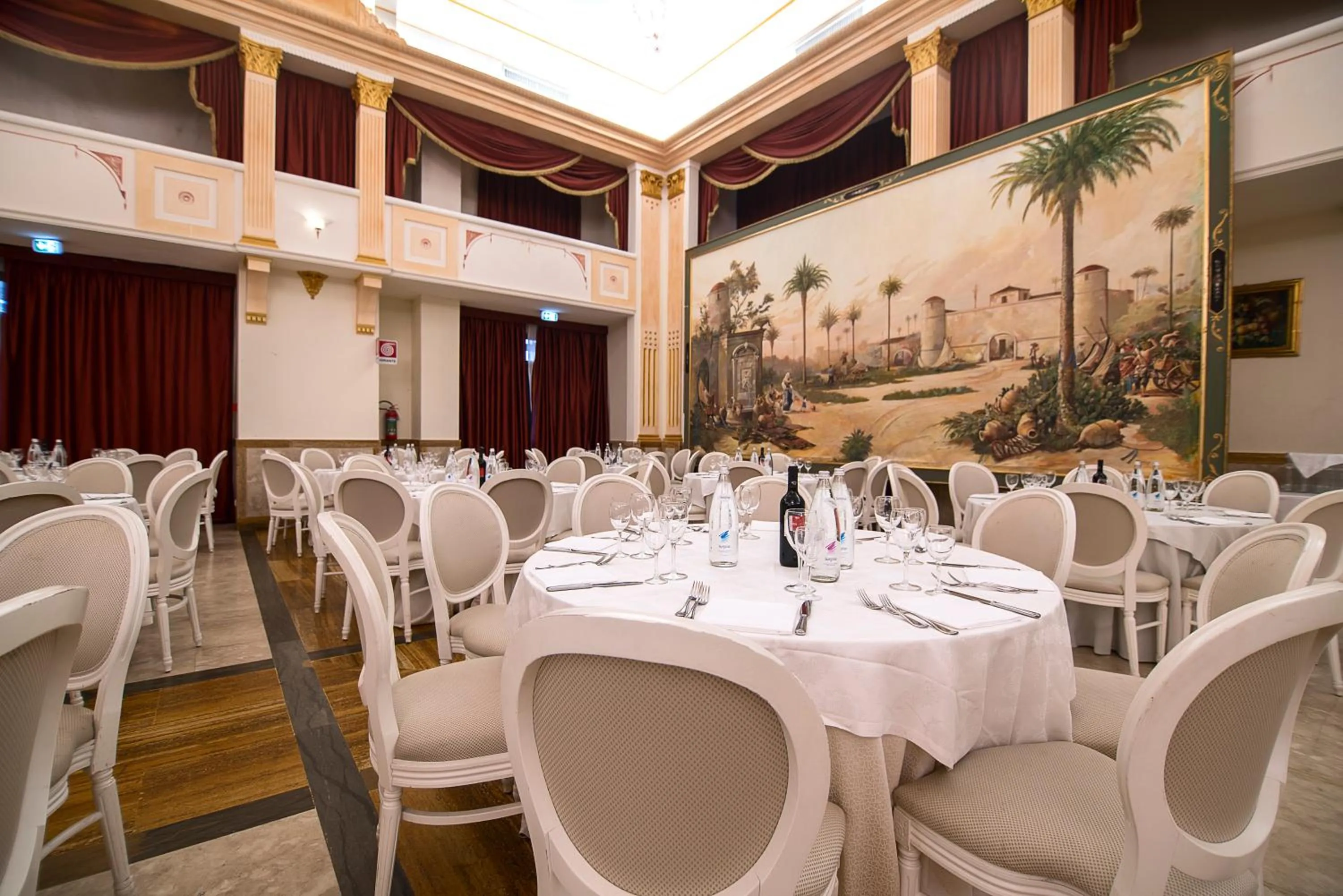 Restaurant/places to eat in Hotel Baglio Basile