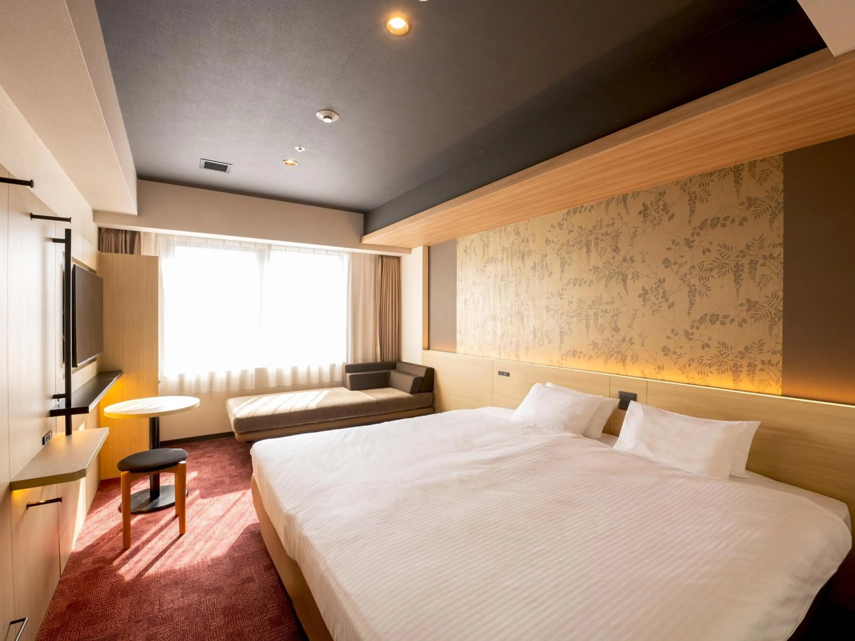 Photo of the whole room, Bed in CHISUN PREMIUM Kyoto Kujo