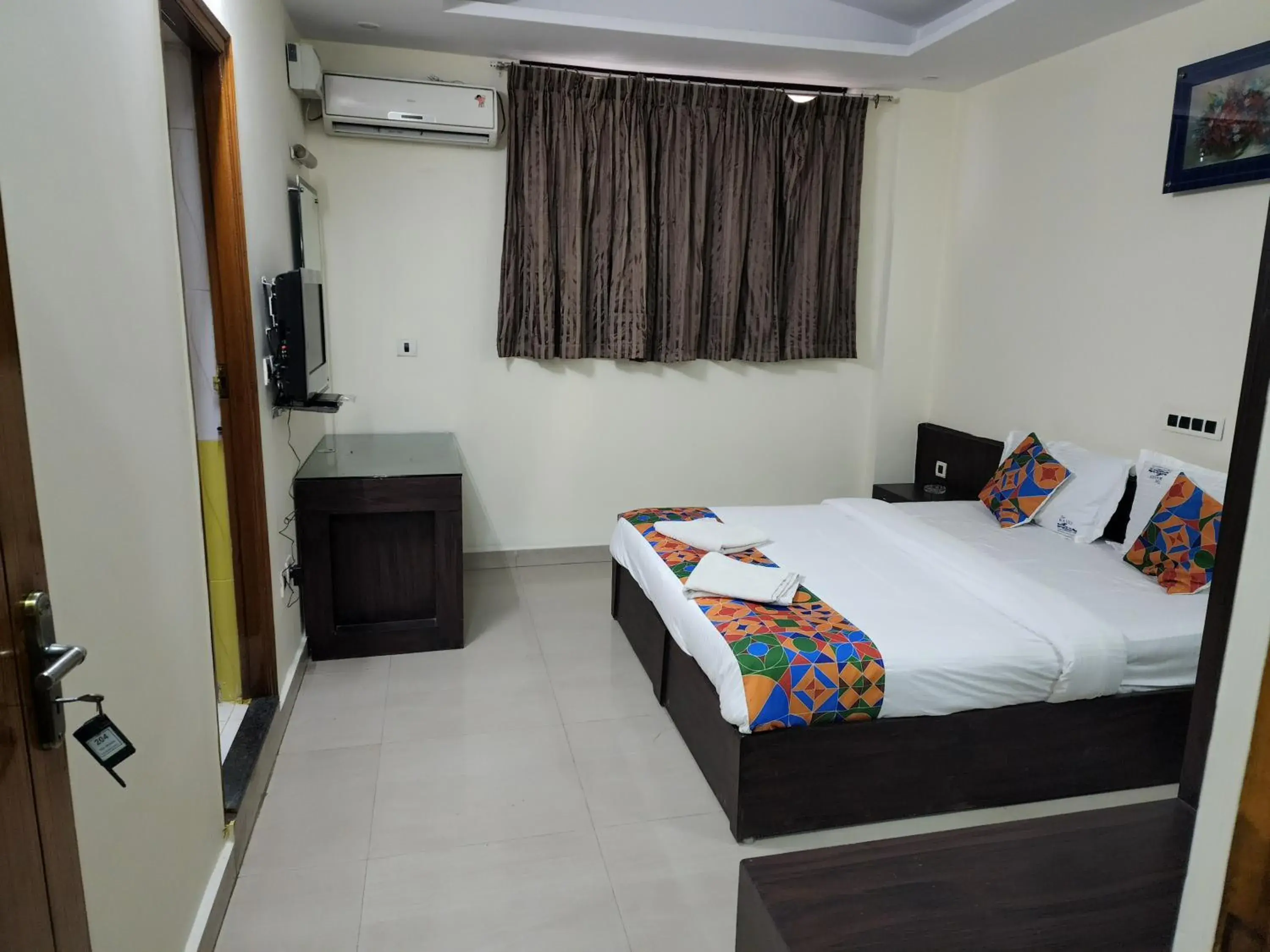 Standard Double Room - single occupancy in WesternSuites Hotel / Spa Standard Double Room - single occupancy in WesternSuites Hotel / Spa
