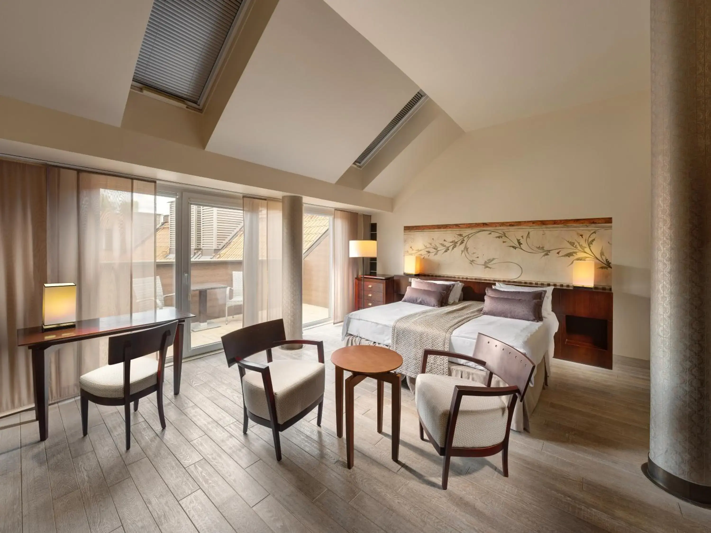 Deluxe Double Room in Mamaison Le Regina Boutique Hotel Deluxe Double Room in Mamaison Le Regina Boutique Hotel